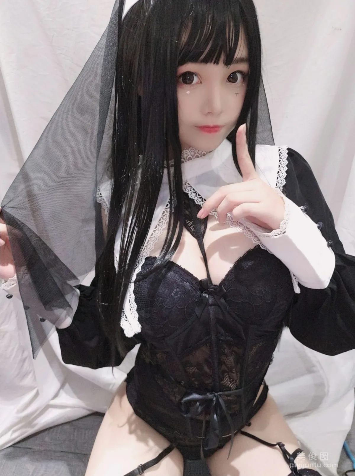 [Cosplay] Cute Girl Mizhi Maoqiu - Nun Photo Set photo 8