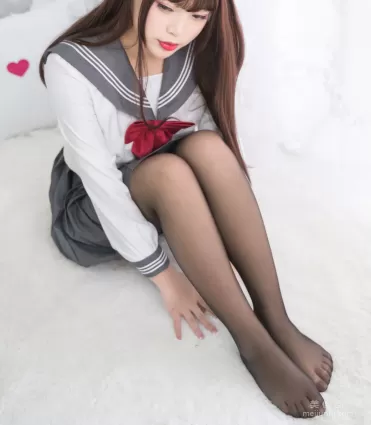 [Cosplay] 萌系小姐姐-白烨- - 黑絲制服少女 寫真集