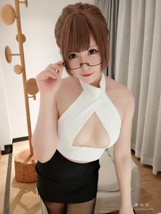 [Cosplay寫真] Nyako喵子 - 開胸黑絲