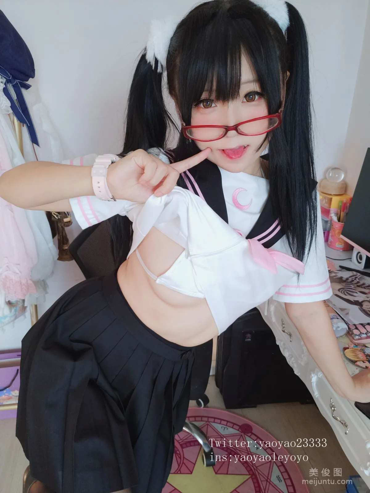 Yao Yaole: Web Idols photo 3