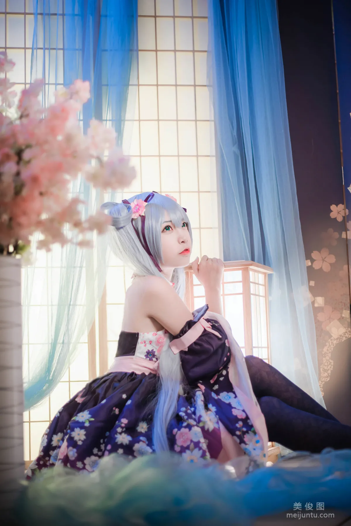 [Cosplay Photo Set] Erzuo Nisa - Twin Tails photo 14