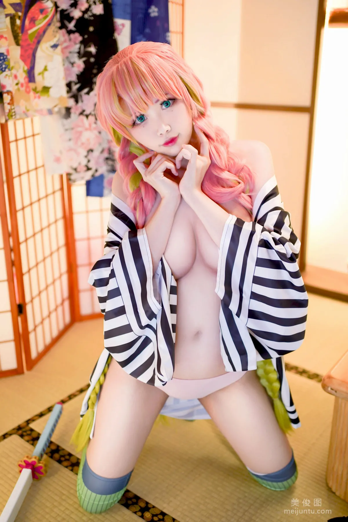 [Cosplay] Xuan KaYa - Demon Slayer Kanroji Photo Set photo 35
