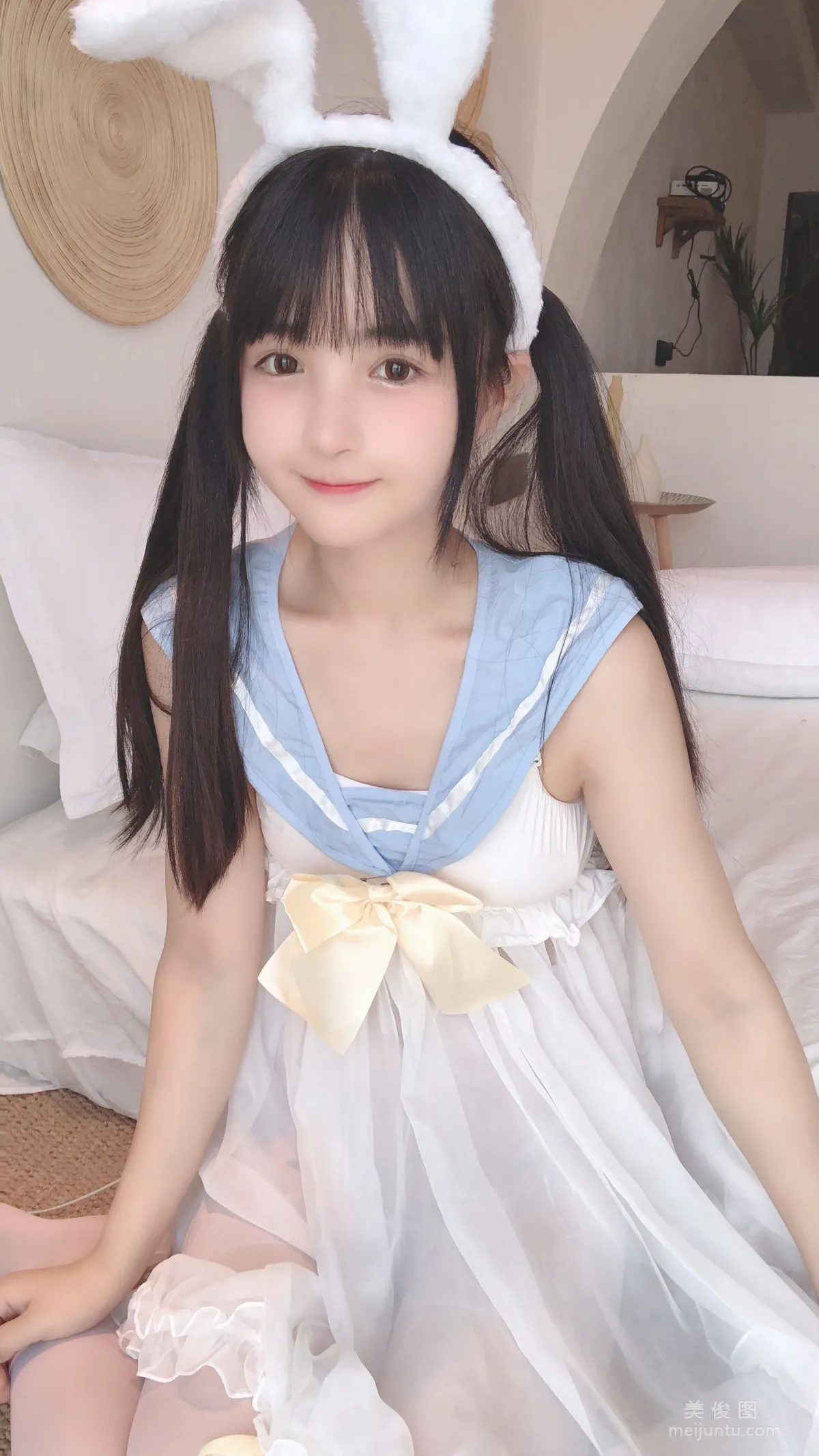 Yingjing Ningning: Web Idols photo 2