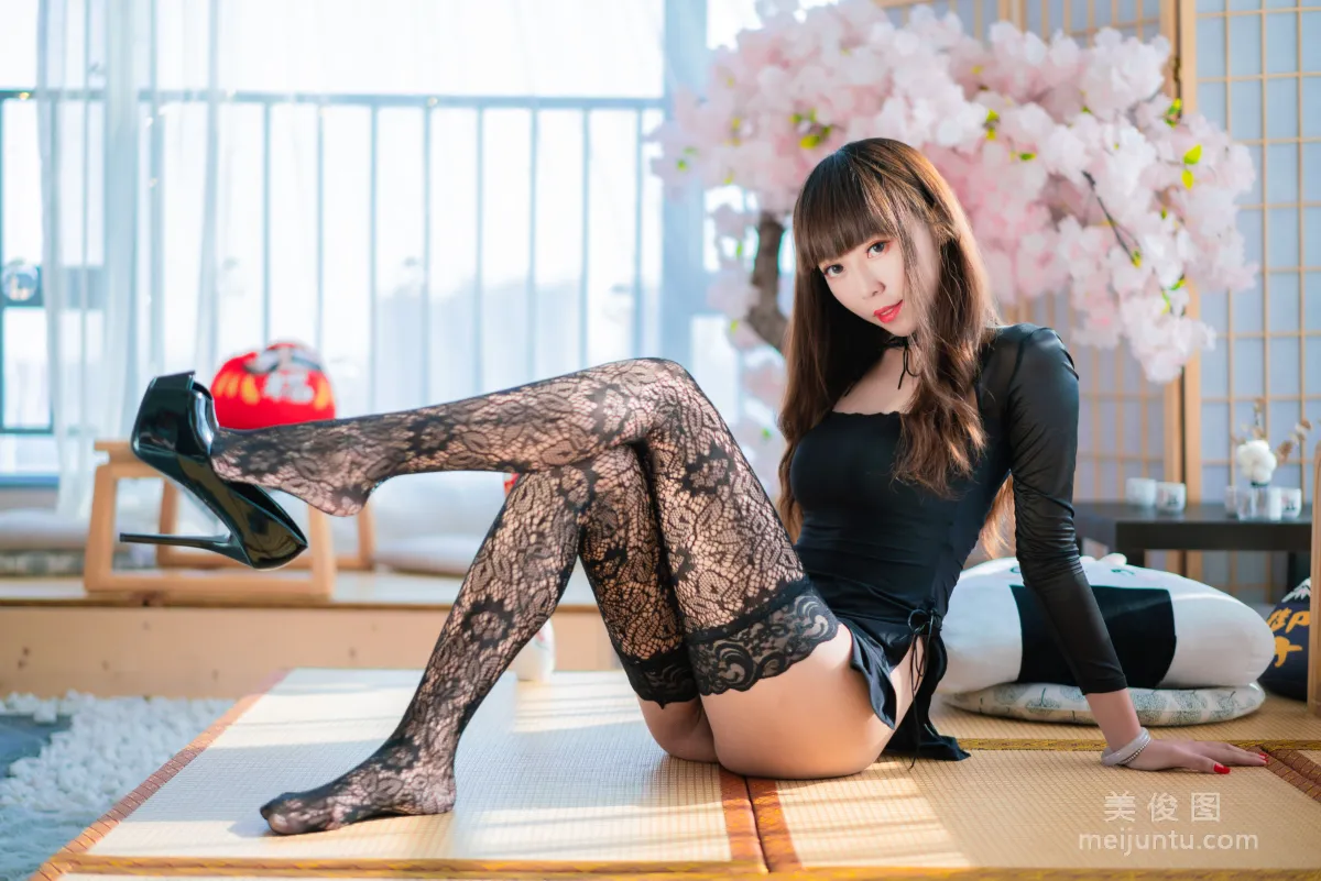 [Cosplay Photo Set] Lengleng Mixiao, Black Qipao photo 40