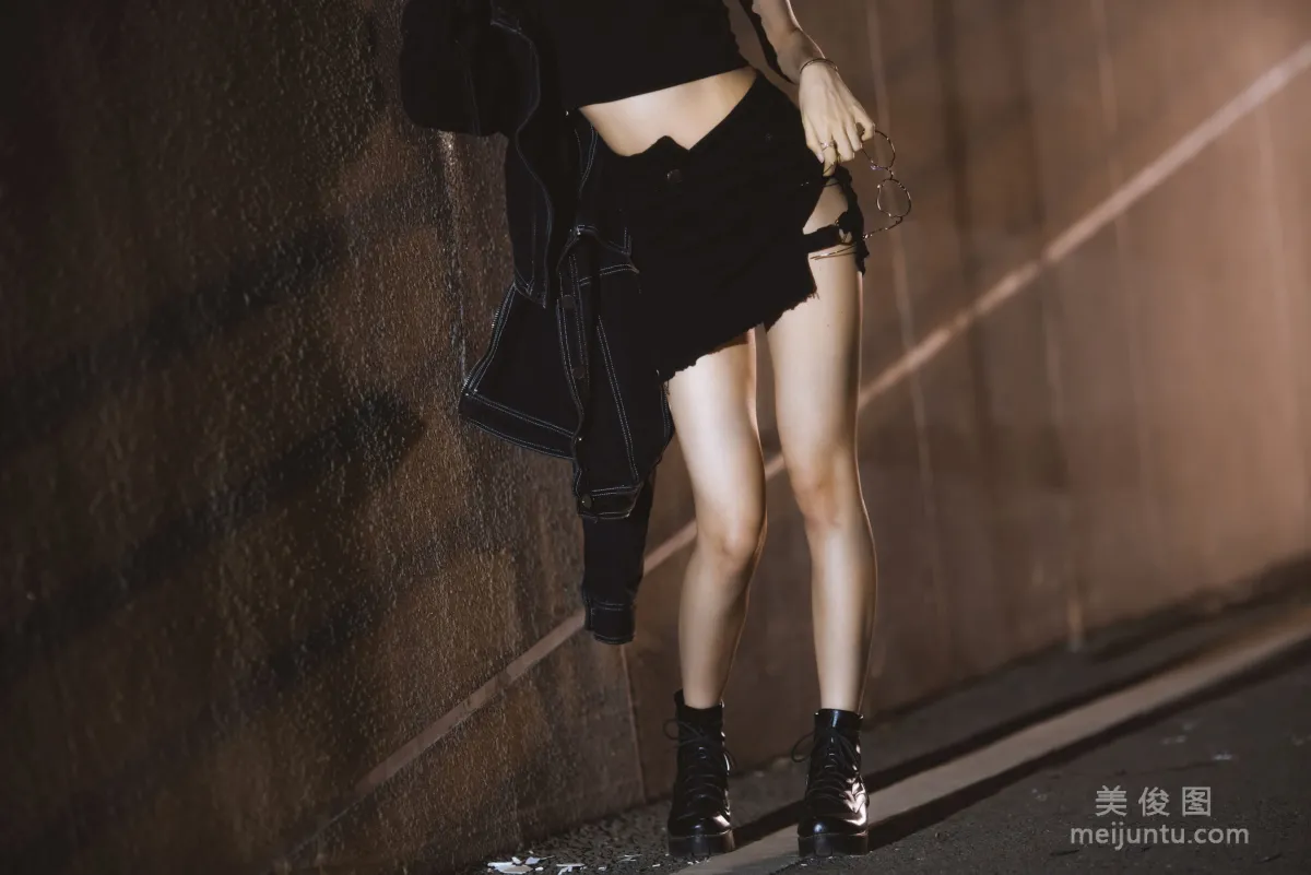 [Cosplay] Mu Mianmian OwO - Outdoor Short Skirt Photo Set photo 8