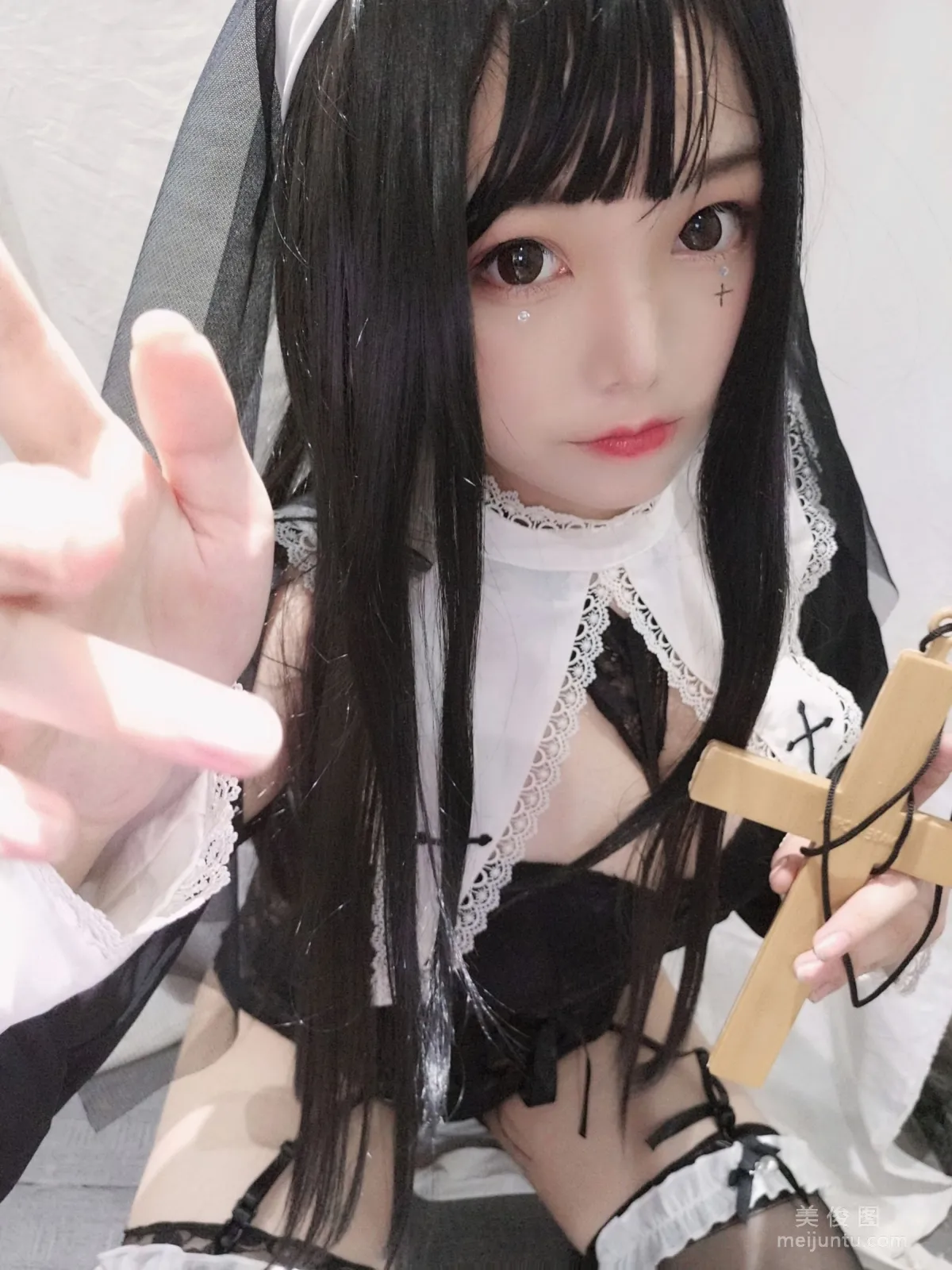 [Cosplay] Cute Girl Mizhi Maoqiu - Nun Photo Set photo 10