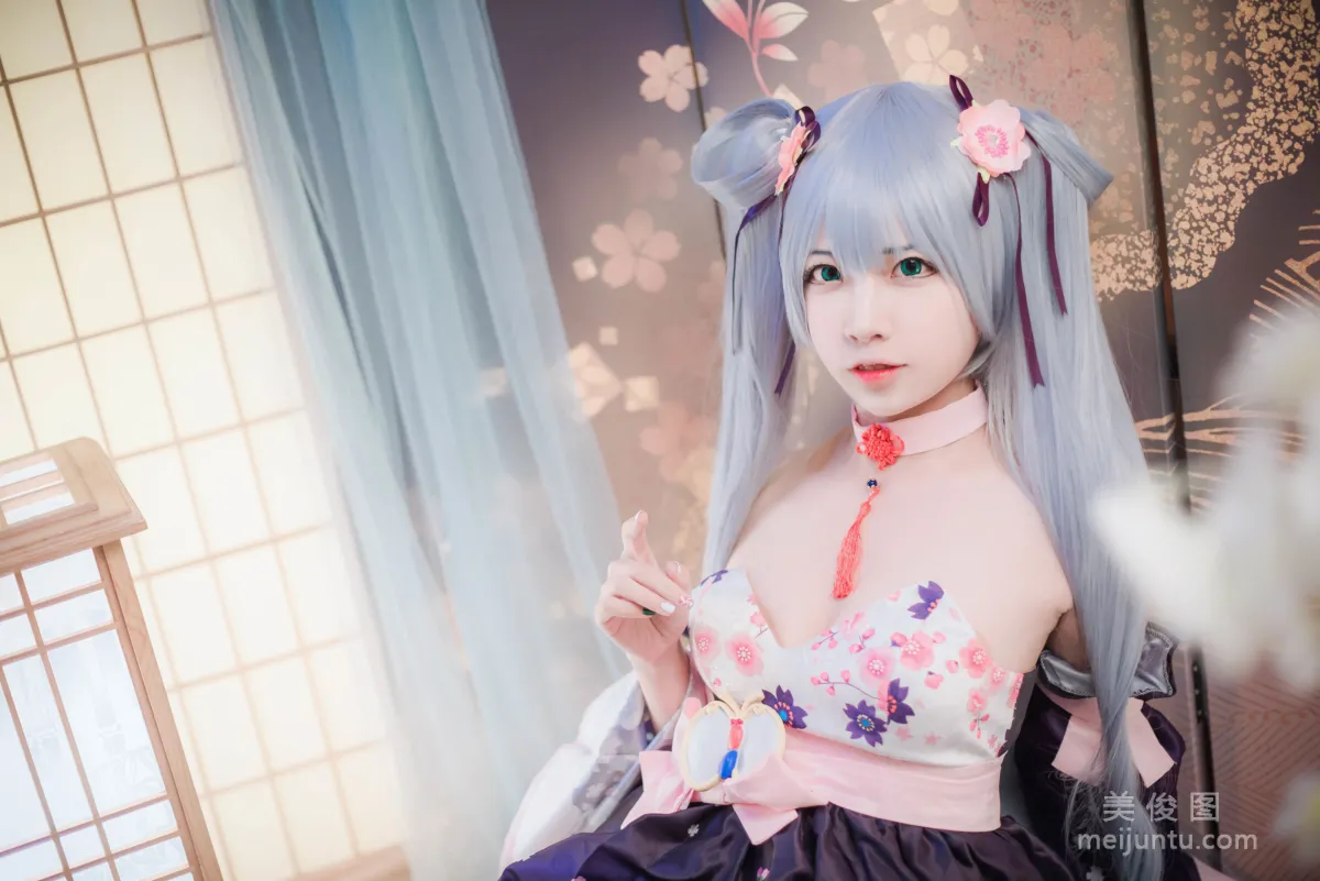 [Cosplay Photo Set] Erzuo Nisa - Twin Tails photo 17