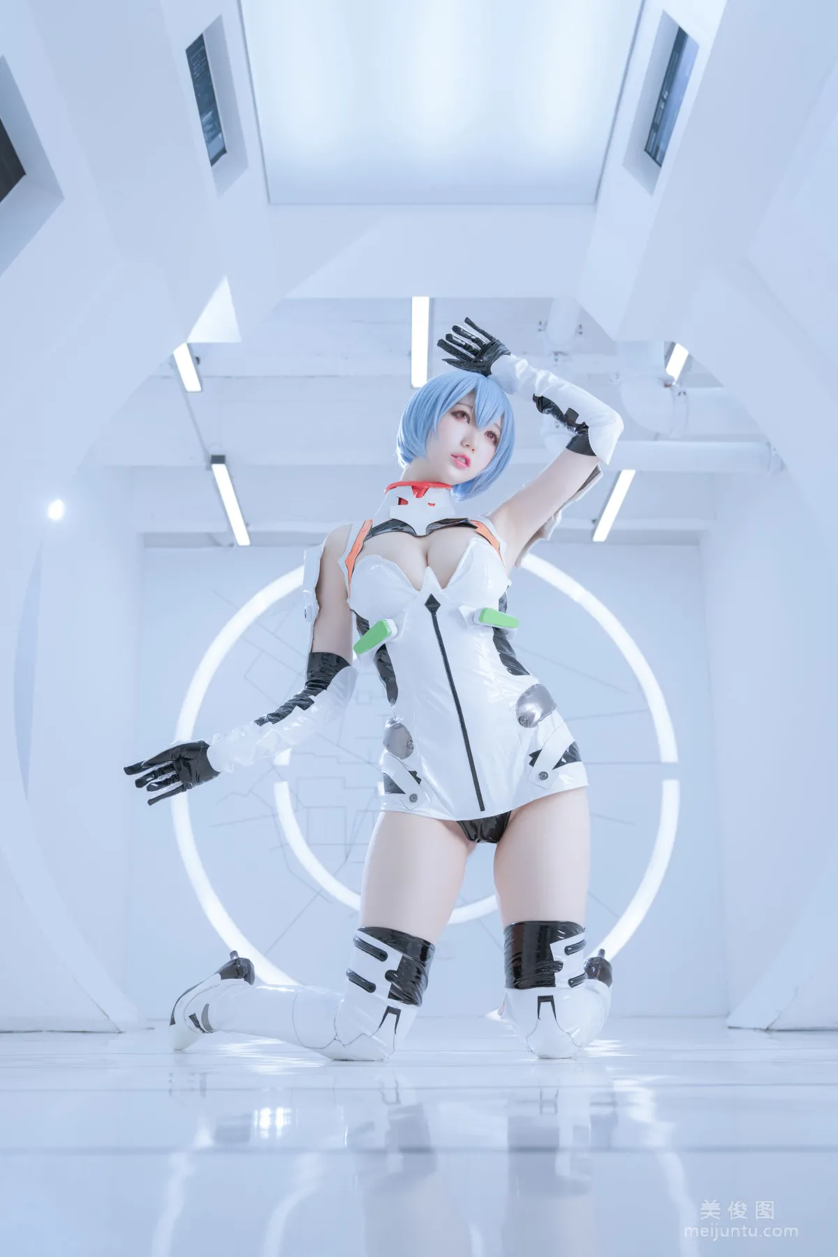[Cosplay] Zhouji Shike Aitu Tu - Ayanami Rei White Battle photo 5