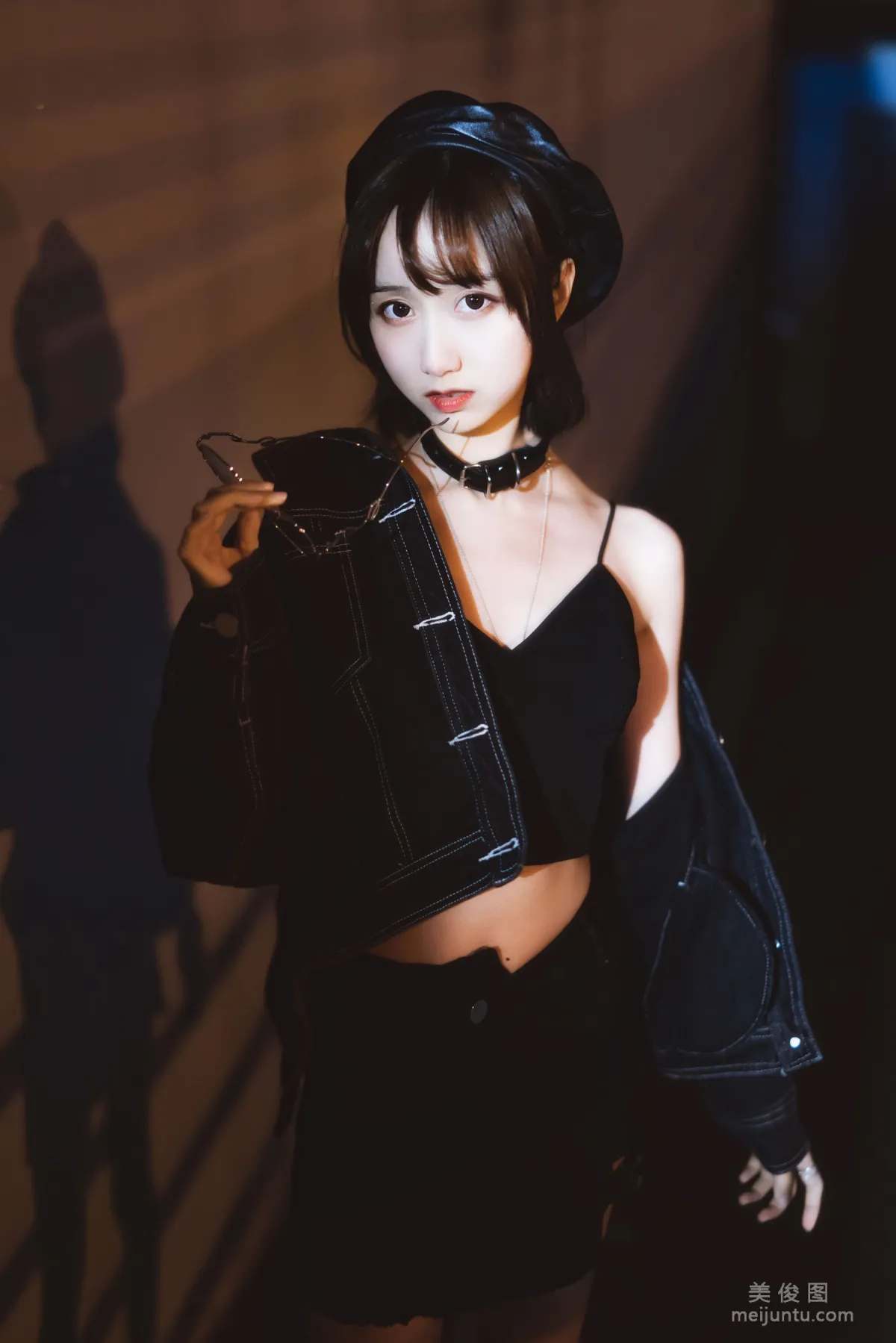 [Cosplay] 木绵绵OwO - 室外短裙 写真集1