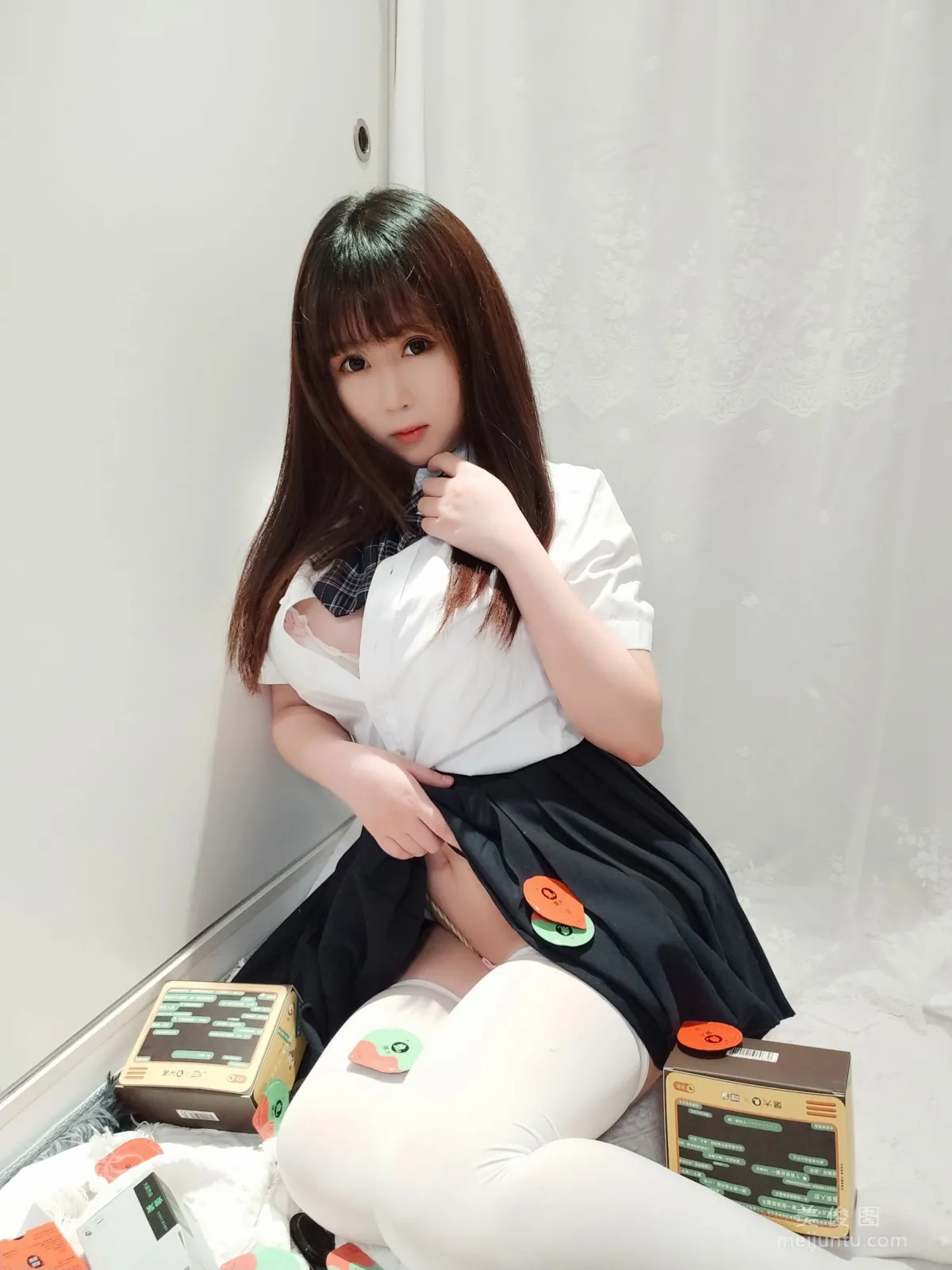 [Cosplay] 蜜桃少女是依酱呀 - JK捆绑2