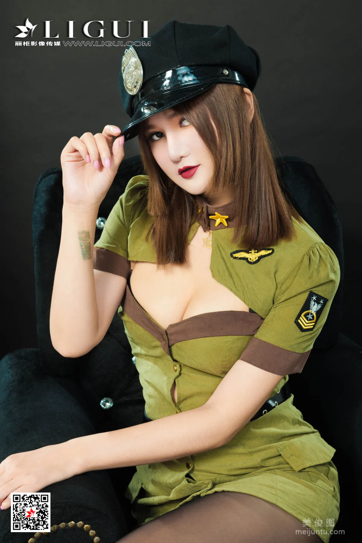 [丽柜Ligui] 网络丽人 Model 文芮 - 黑丝女警丝足诱惑3