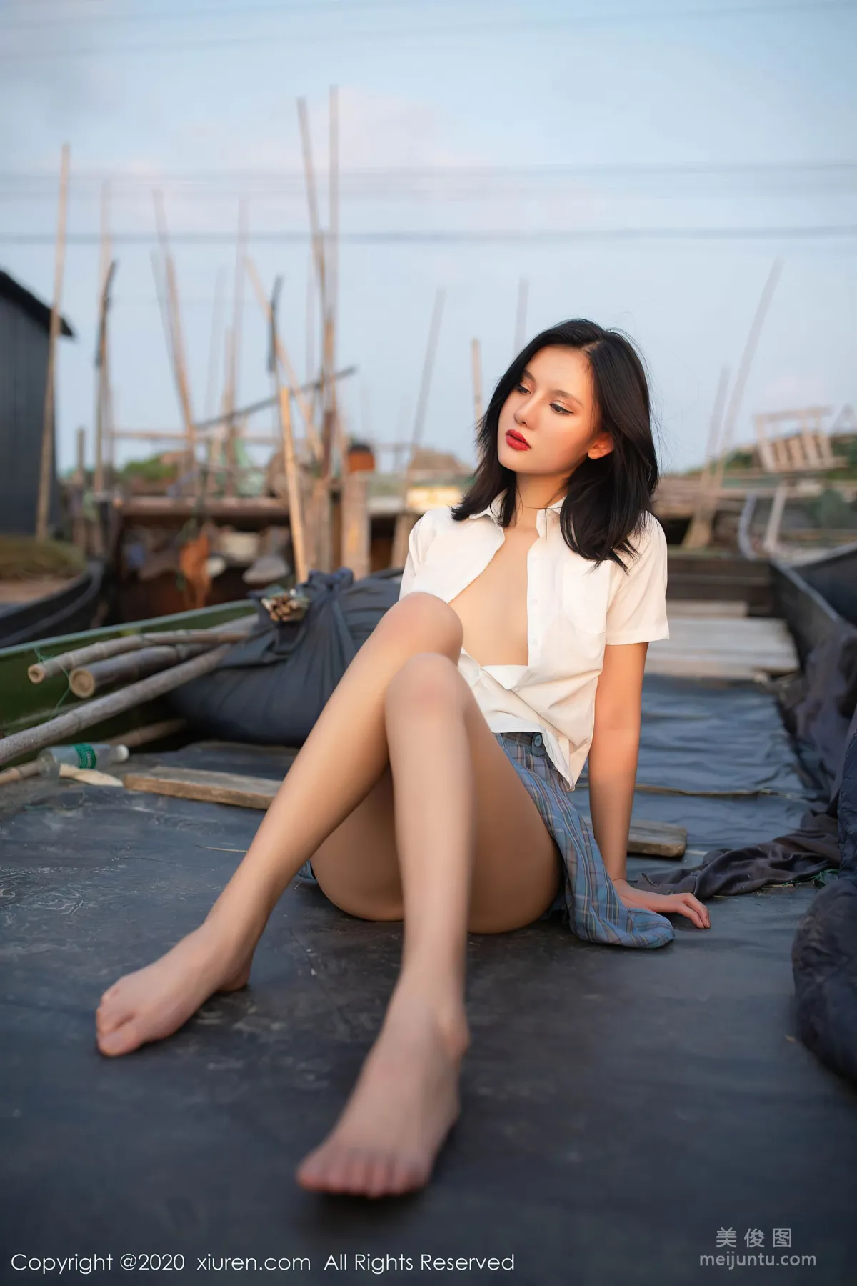 [XiuRen] No.2558 Sexy Model @Jiushi Azhu A Fishing Village Theme Photo Shoot photo 22