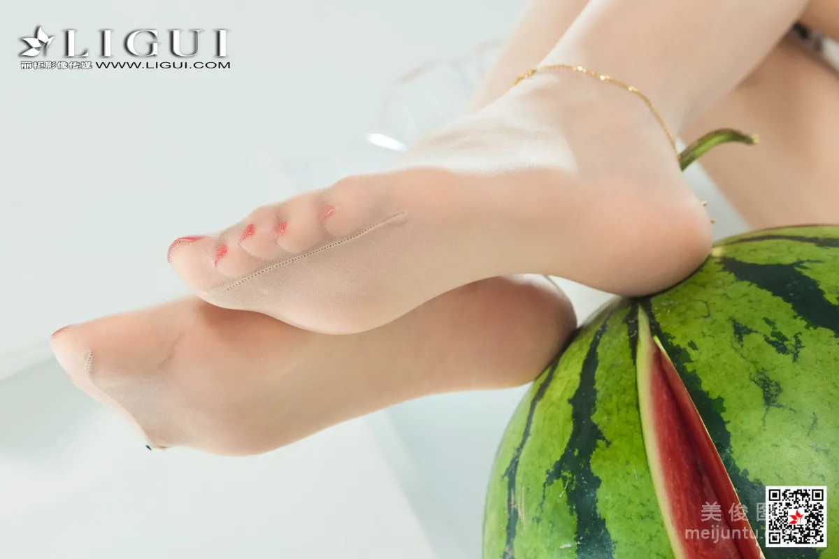 [Ligui] Web Beauty Model Liang Er, Watermelon High-Cut Girl photo 31
