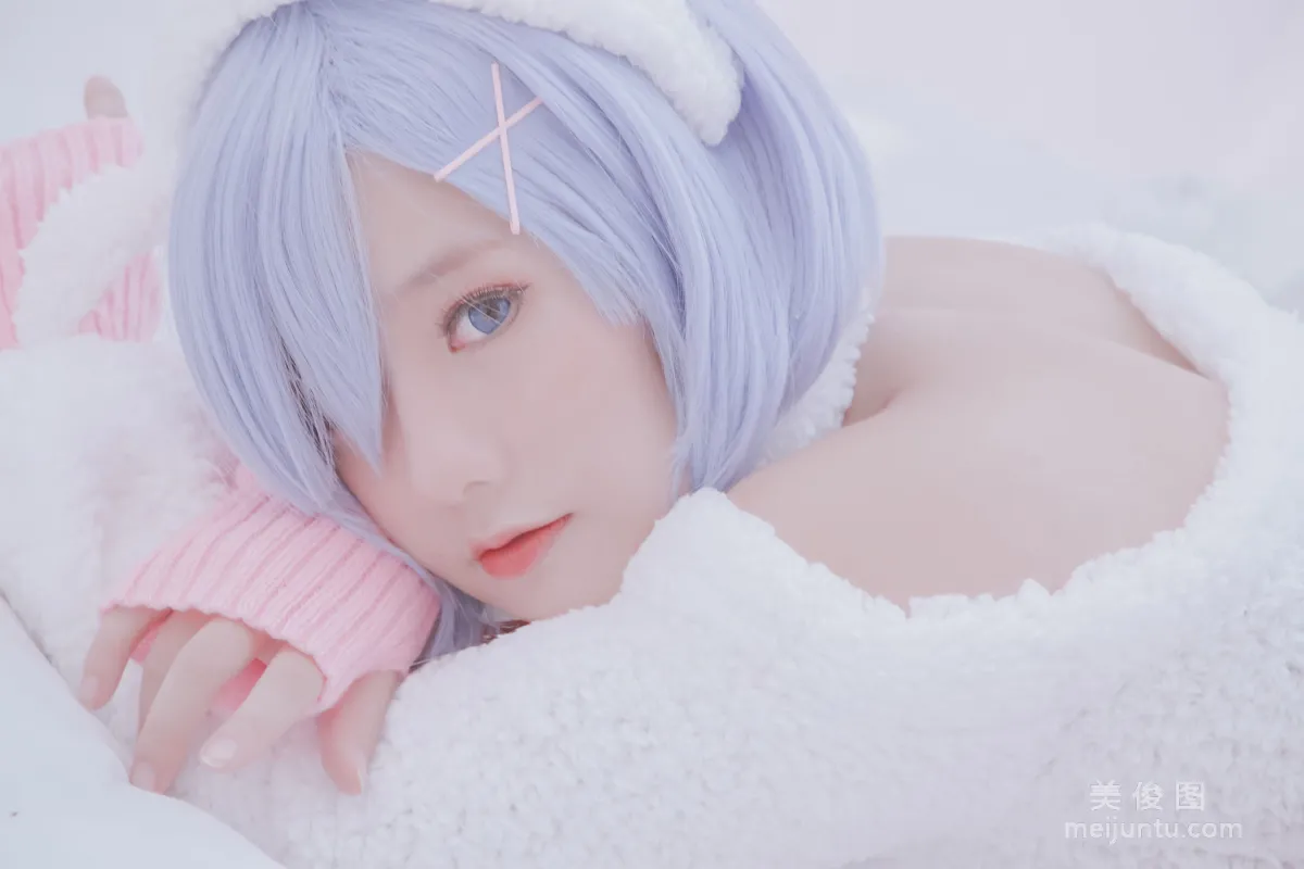 Messie Huang, Rem the sheep, Photo Set photo 7