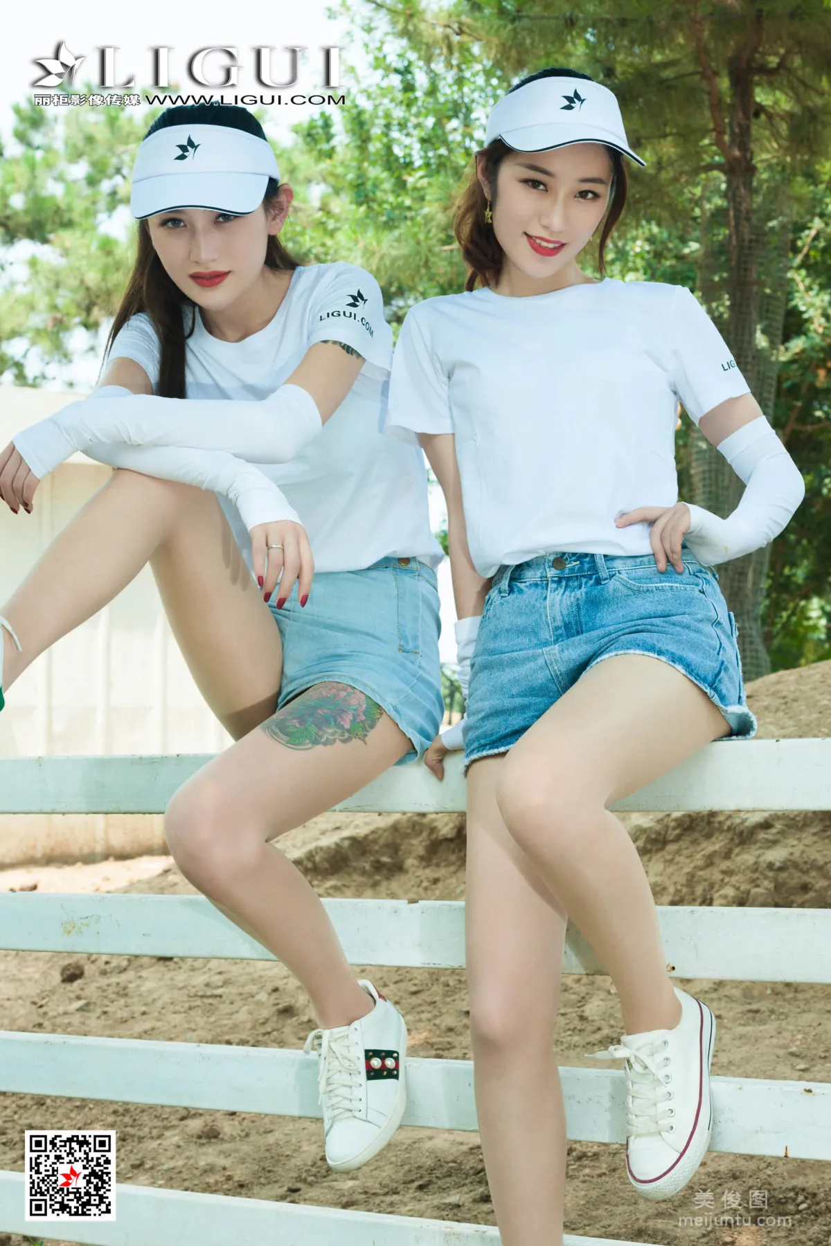 [丽柜Ligui] Model 甜甜&安娜 - 双生牛仔丝袜女郎33