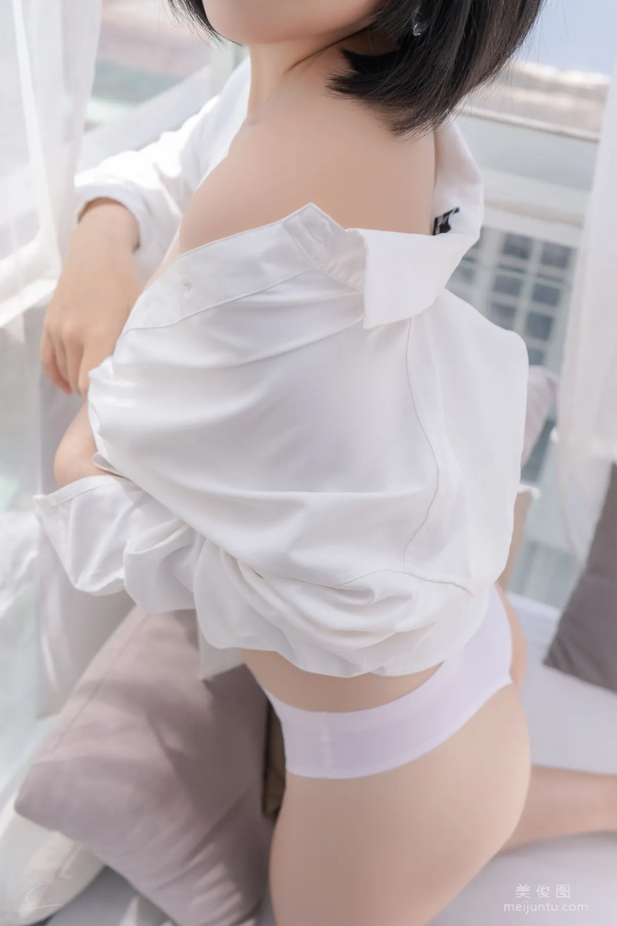 Messie Huang 《Boyfriend's shirt 》 寫真集 17