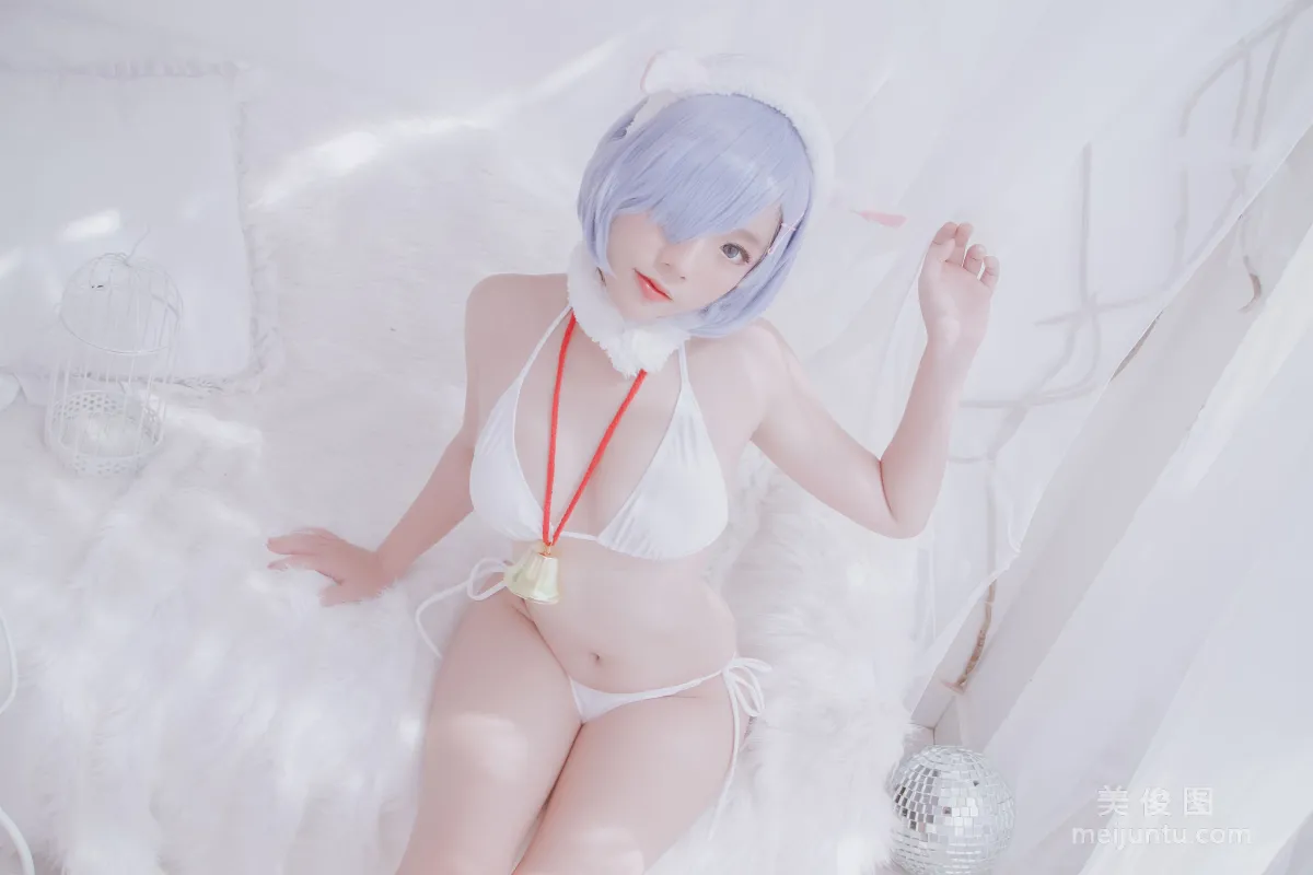 Messie Huang, Rem the sheep, Photo Set photo 20