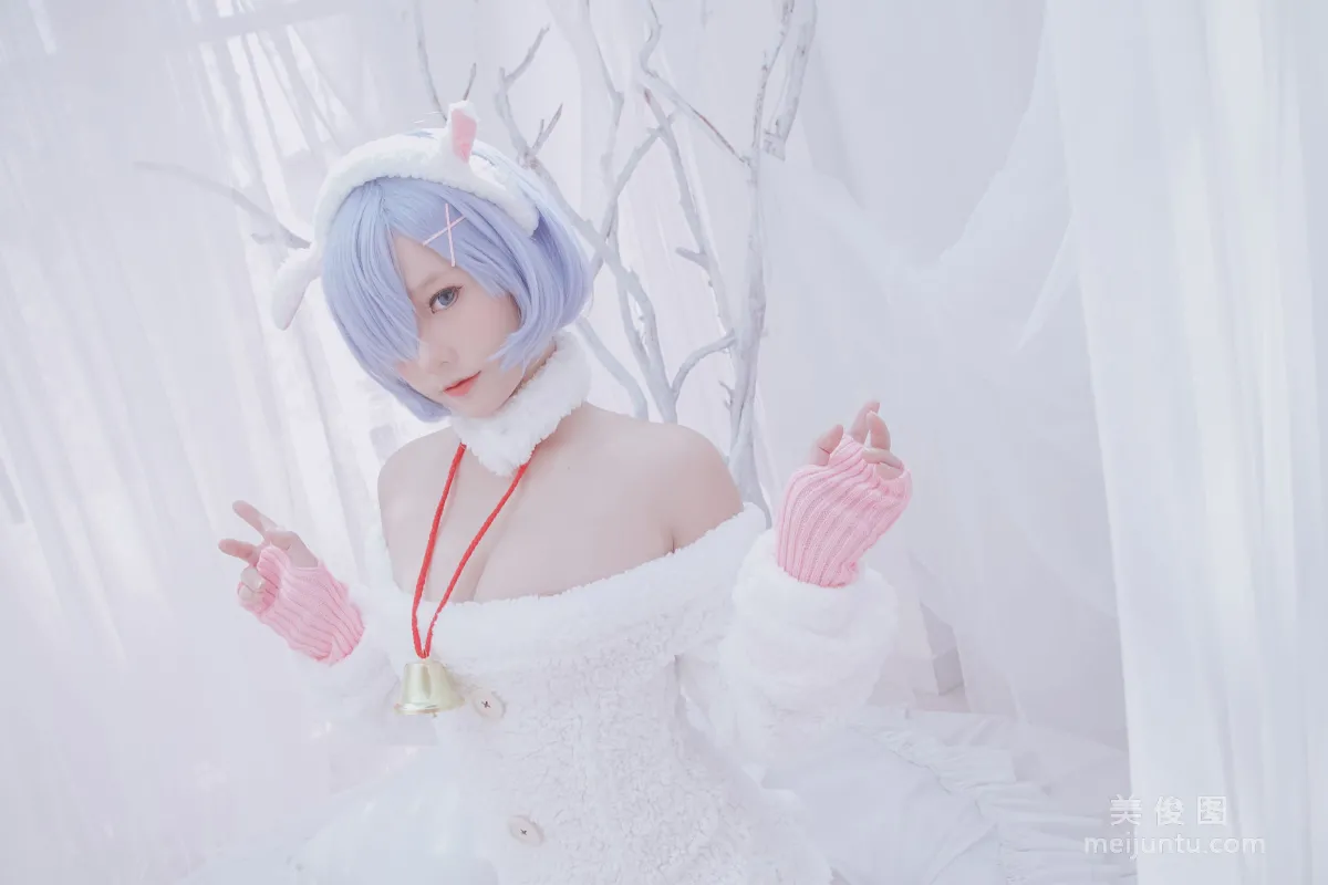 Messie Huang, Rem the sheep, Photo Set photo 44