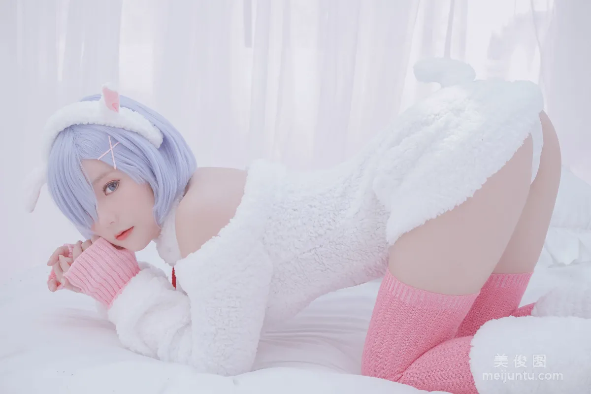 Messie Huang, Rem the sheep, Photo Set photo 5