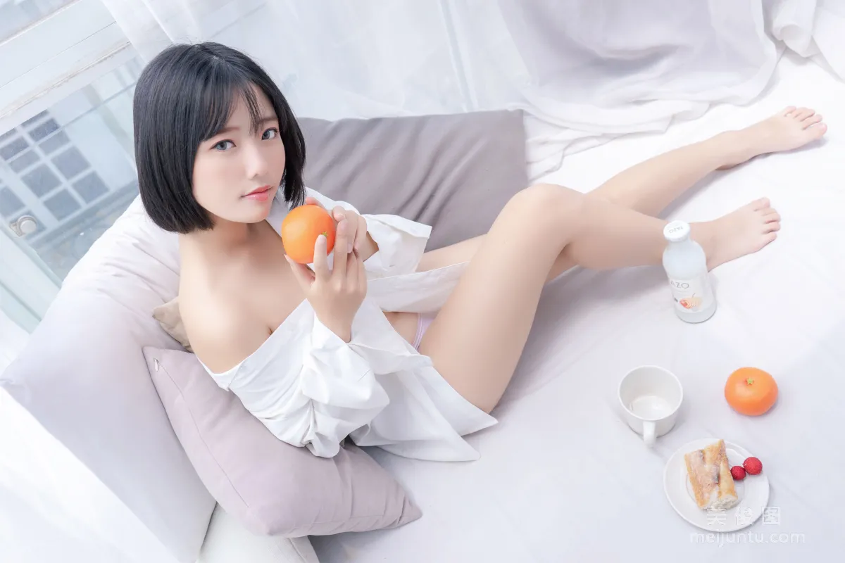 Messie Huang 《Boyfriend's shirt 》 寫真集 25