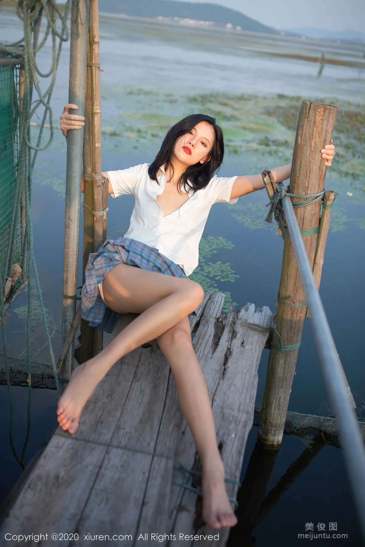 [XiuRen] No.2558 Sexy Model @Jiushi Azhu A Fishing Village Theme Photo Shoot photo 3