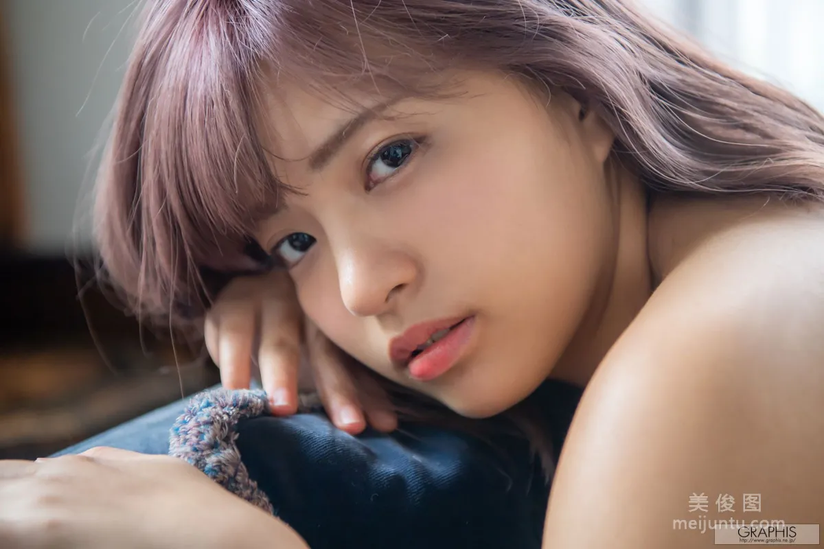 Akari Neo: Graphis photo 23