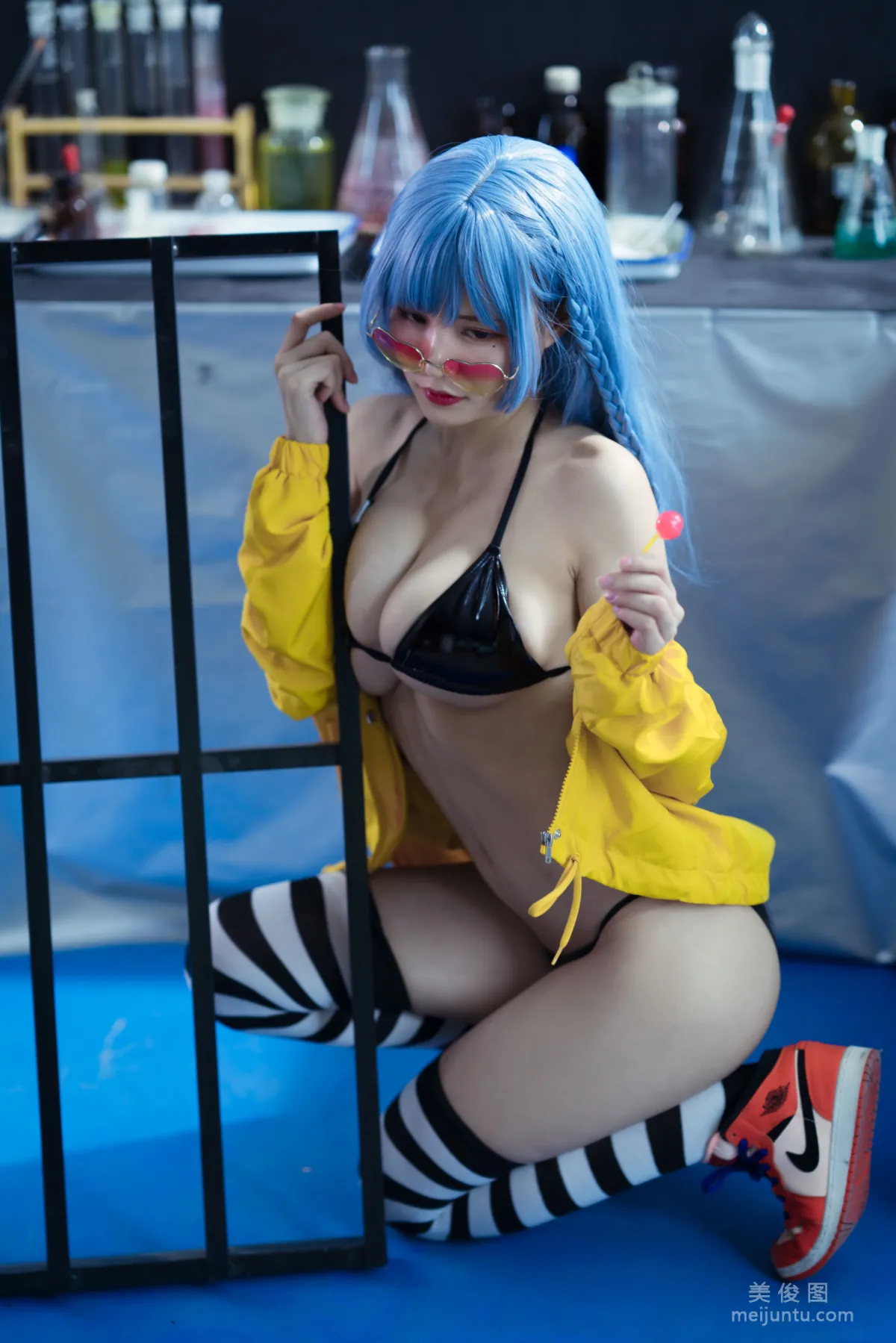 [Web Idols] Anime Blogger Xiaocang Qiandai w - Captain Photo Set photo 3