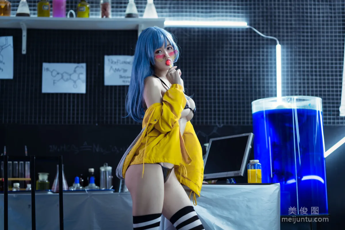[Web Idols] Anime Blogger Xiaocang Qiandai w - Captain Photo Set photo 4
