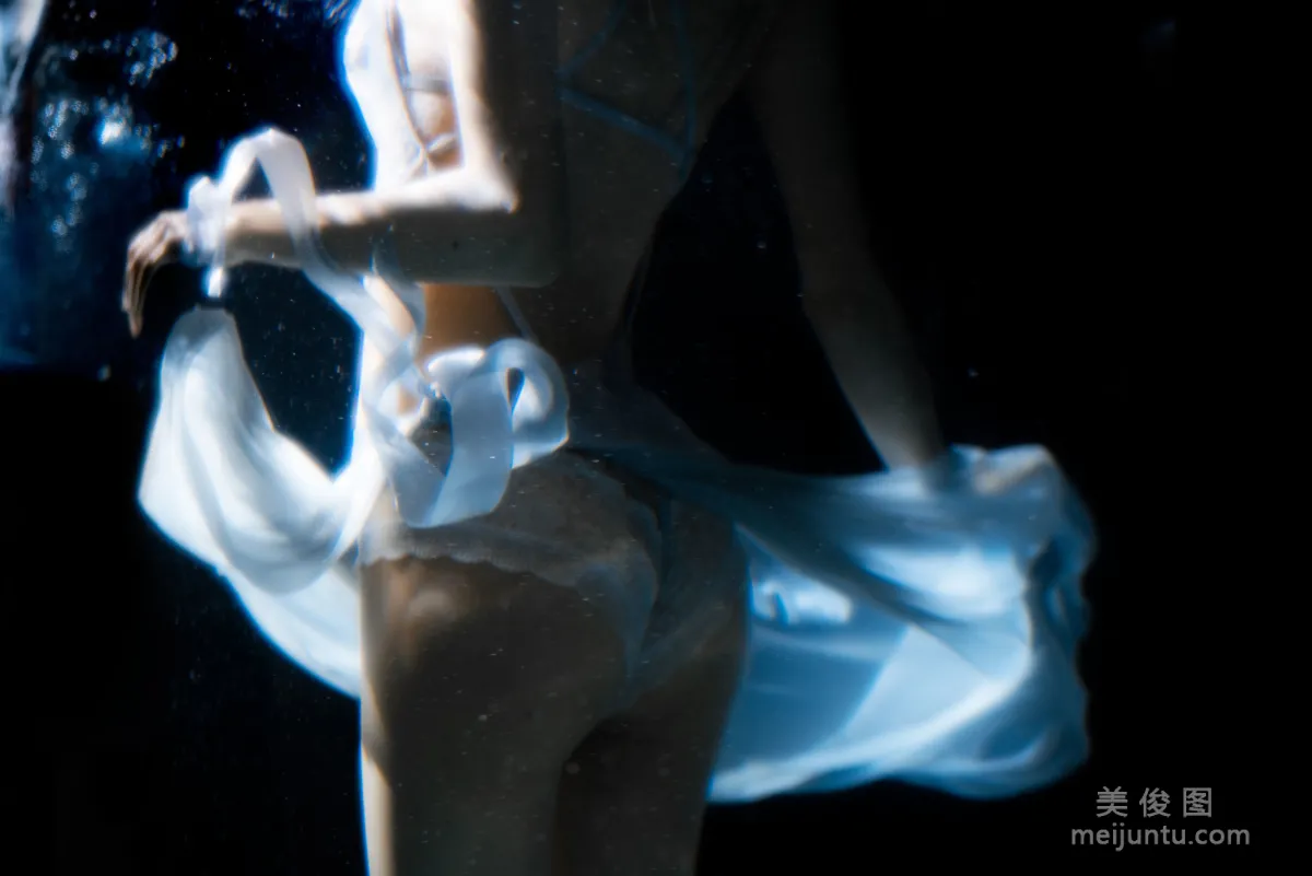 [Web Idols] Mu Mianmian OwO - Clear Underwater Photo Set photo 25