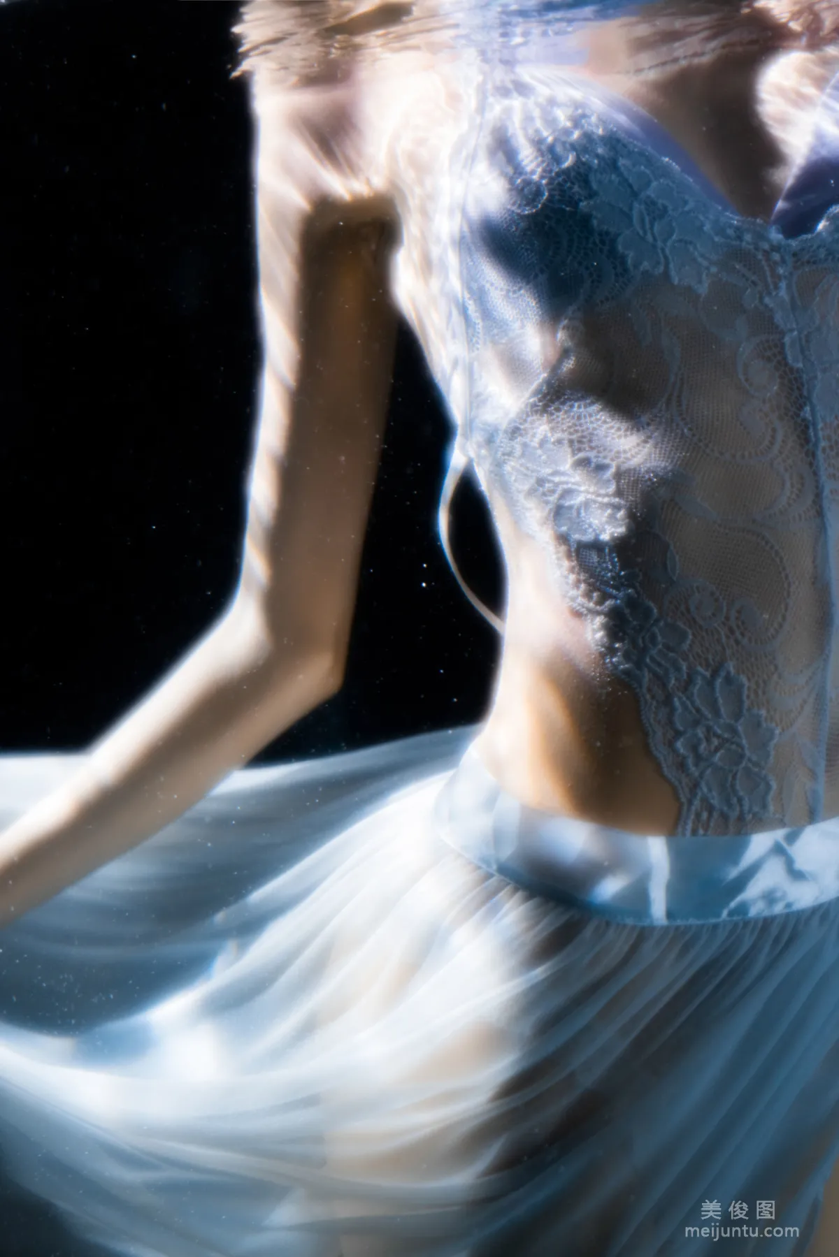 [Web Idols] Mu Mianmian OwO - Clear Underwater Photo Set photo 27