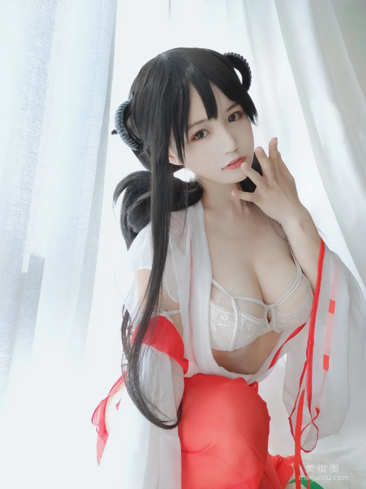 [Web Idols COSER] Anime Blogger Xiaocang Qiandai w - Shrine Maiden Photo Set photo 24