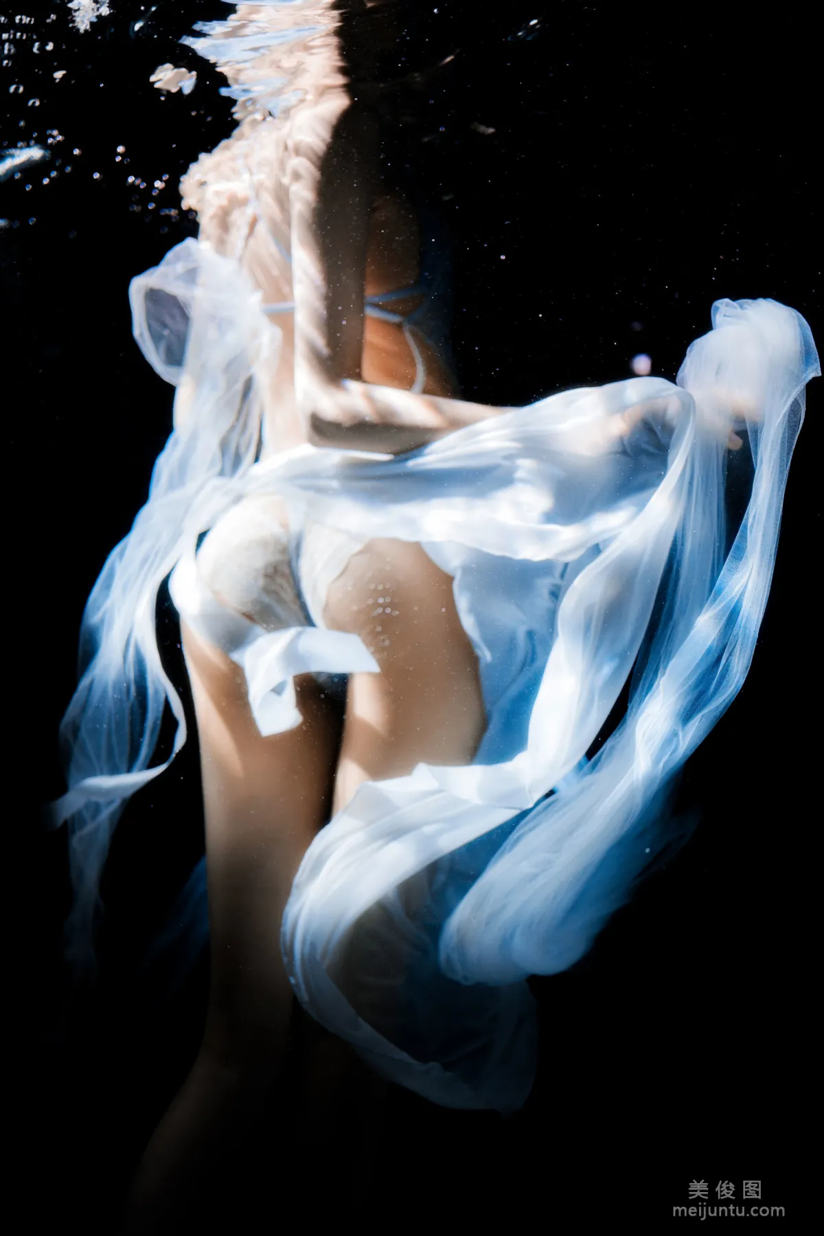 [Web Idols] Mu Mianmian OwO - Clear Underwater Photo Set photo 21