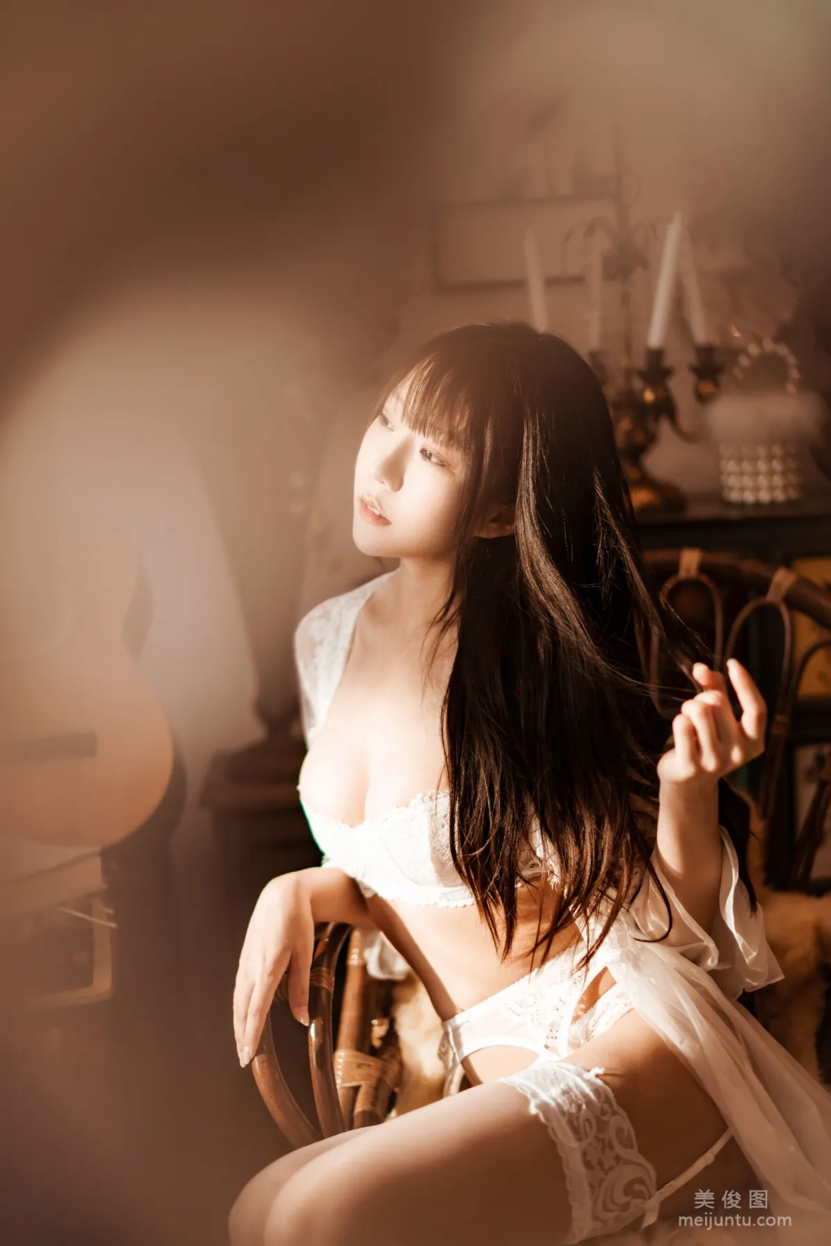 [Web Celebrity COSER] Xiangcao Miaolu Lu, Indoor White Lace Photo Set photo 5