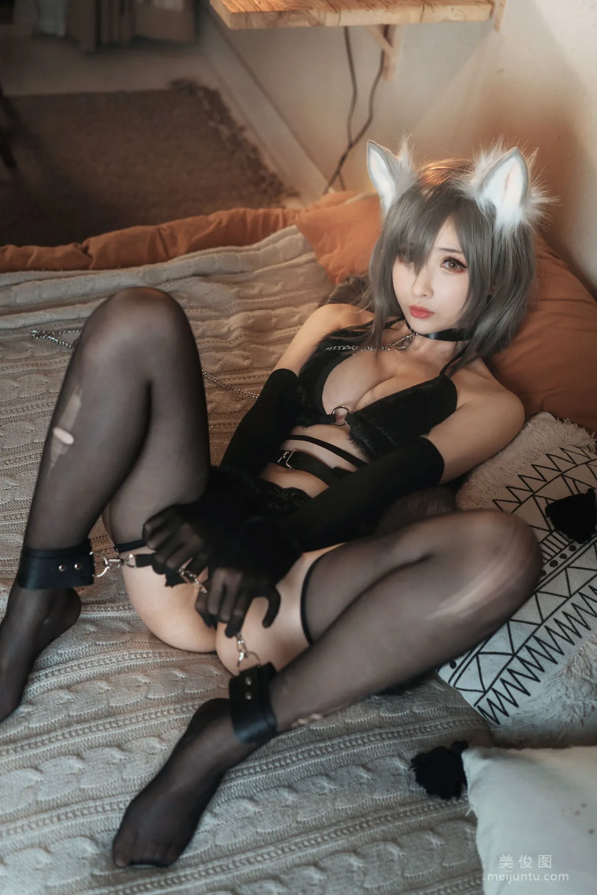 [Web Idols] rioko Liang Liangzi - Wounded Gray Wolf Sister Photo Set photo 24