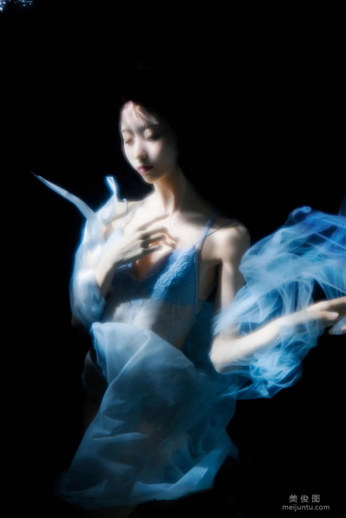 [Web Idols] Mu Mianmian OwO - Clear Underwater Photo Set photo 28