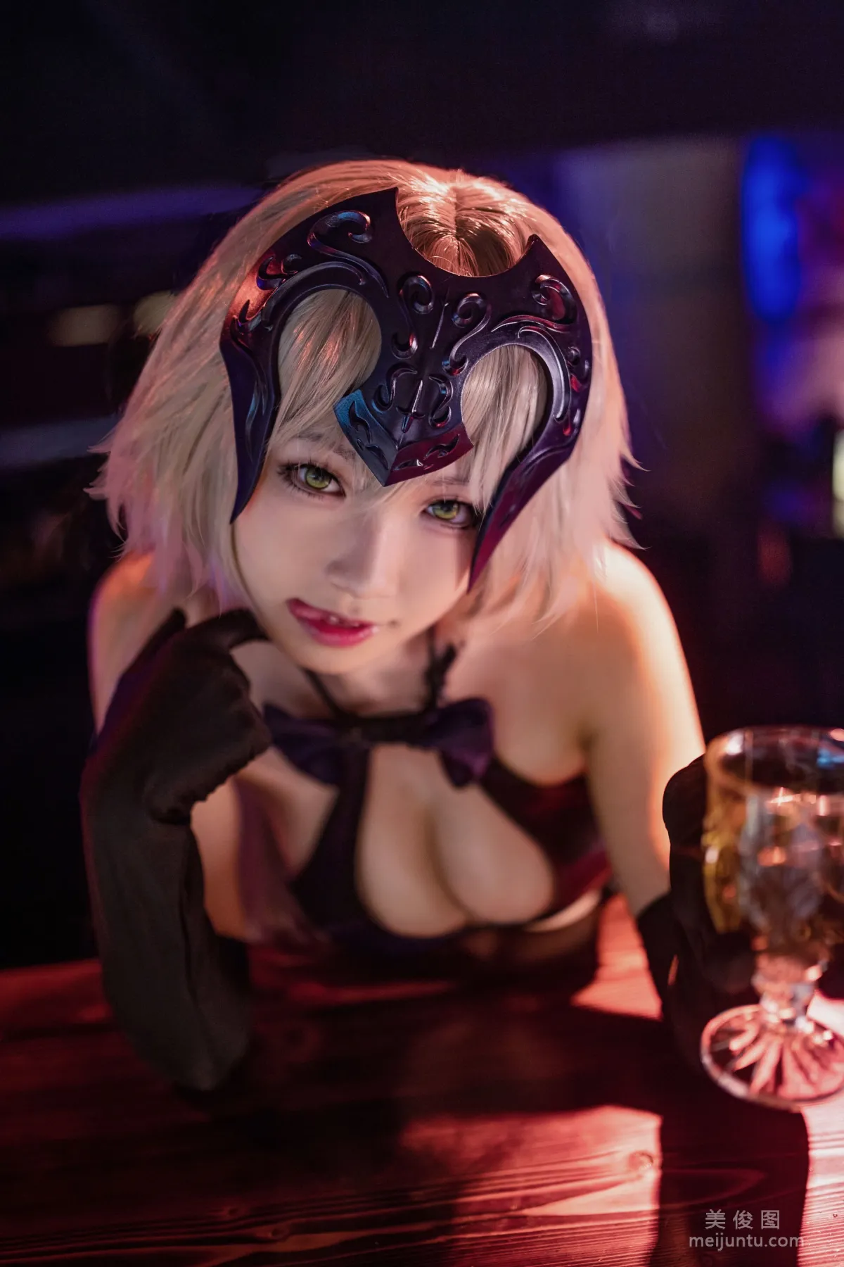[网红COSER] 肉宅 - 聖夜の晚餐 写真集13