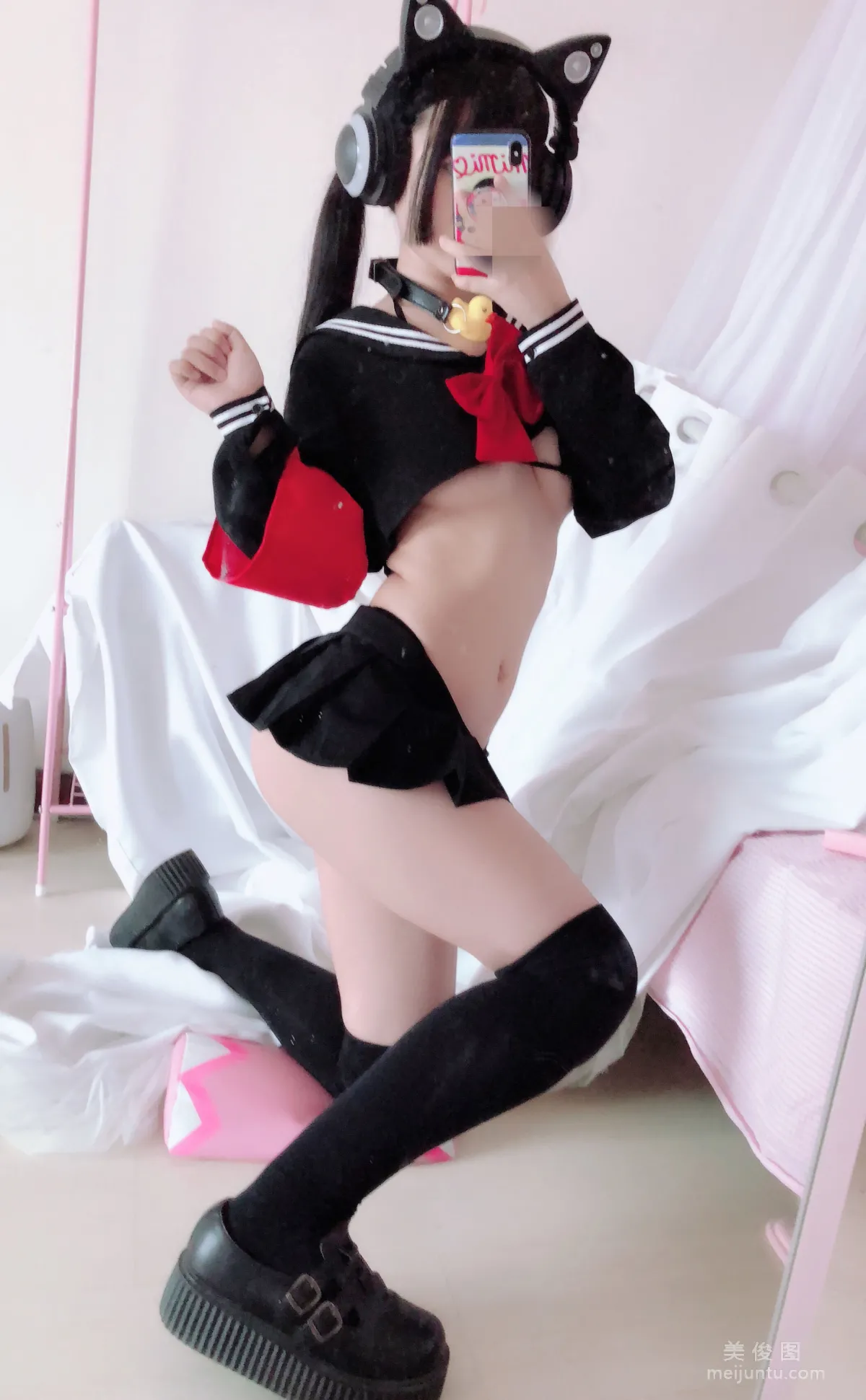 Yingjing Ningning: Web Idols photo 8