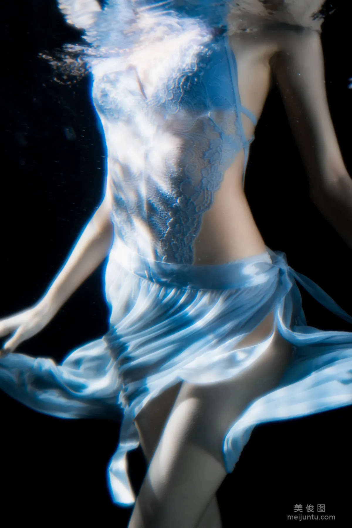 [Web Idols] Mu Mianmian OwO - Clear Underwater Photo Set photo 33