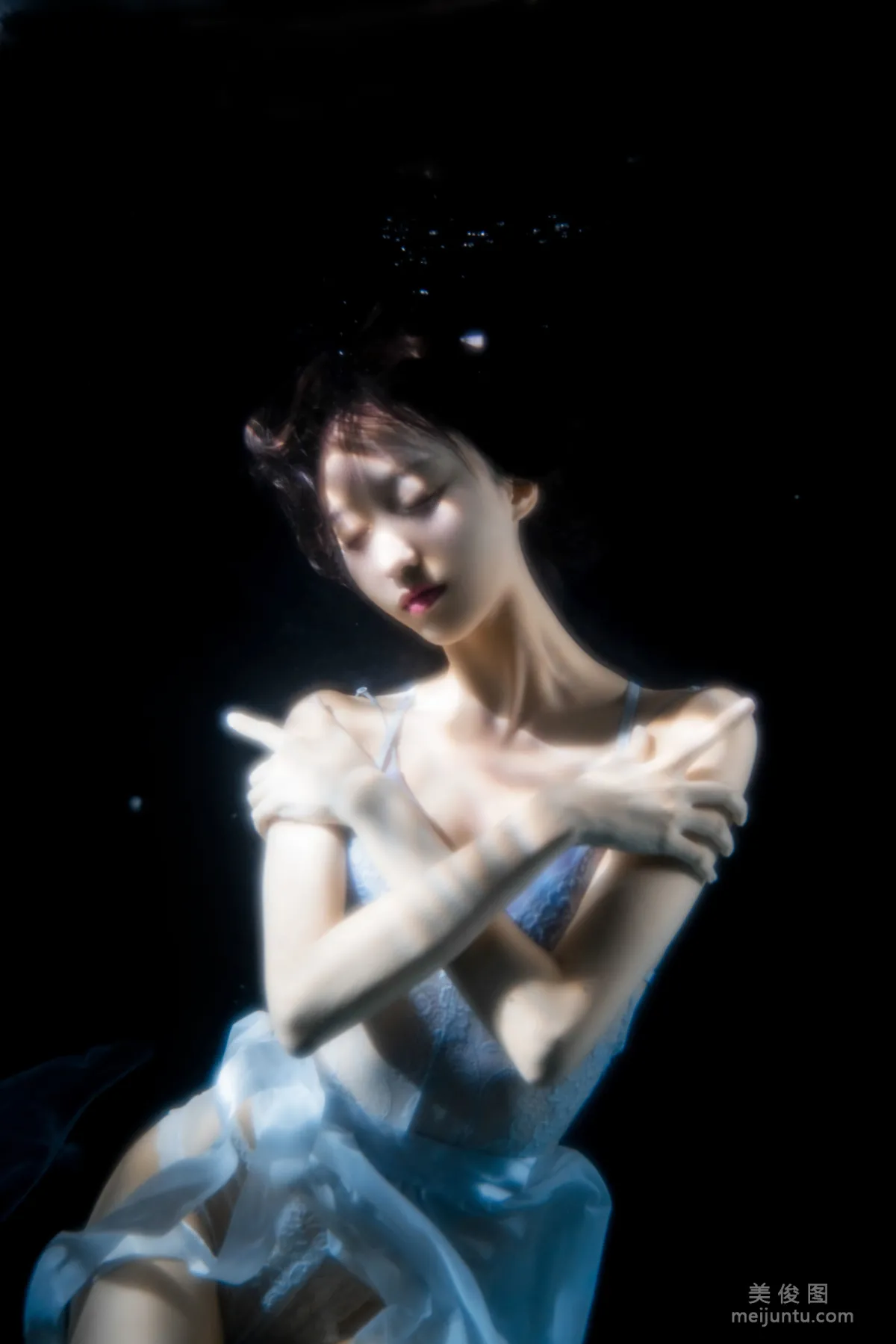 [Web Idols] Mu Mianmian OwO - Clear Underwater Photo Set photo 34