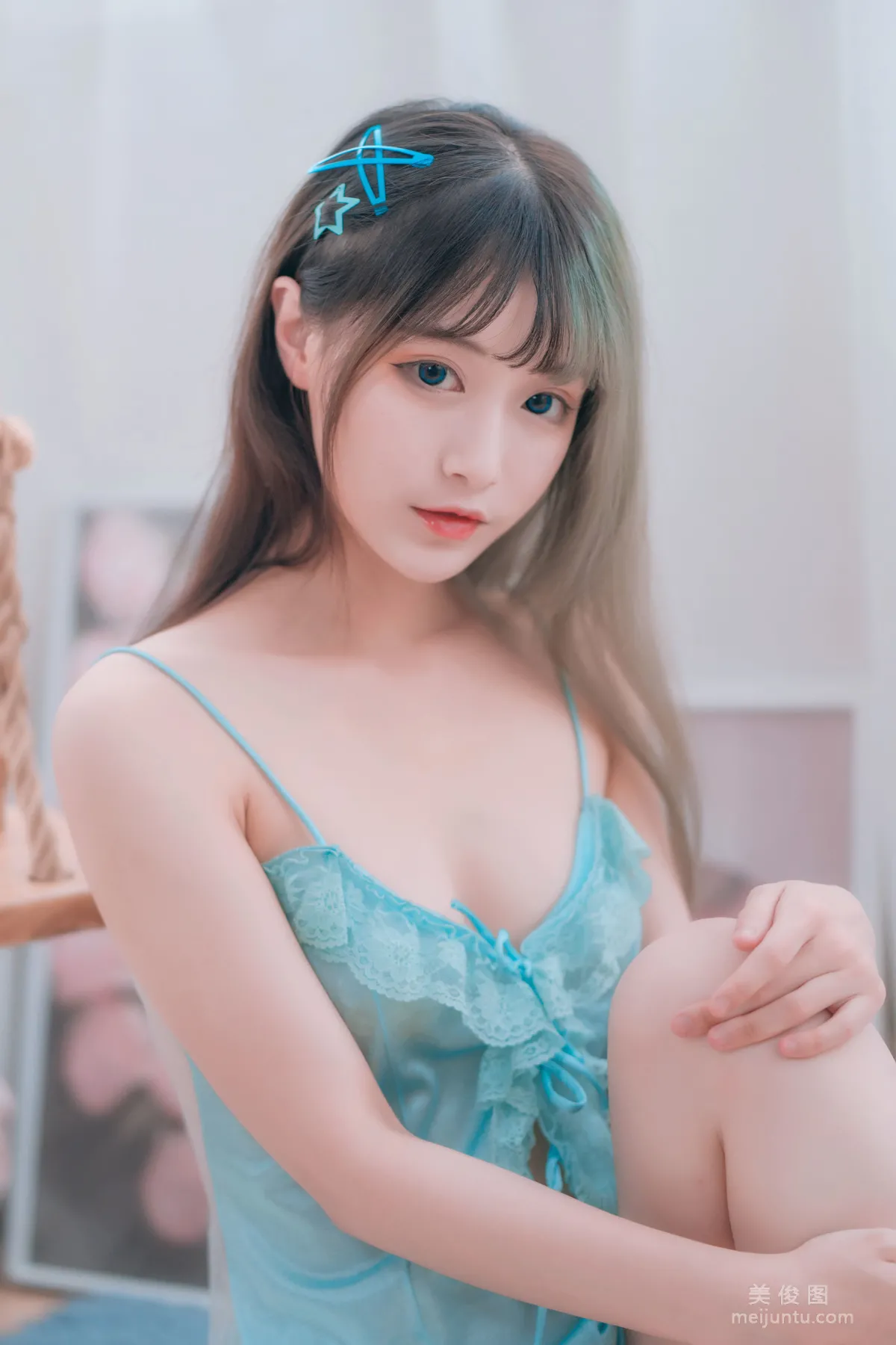 [Web Idols COSER] Anime Blogger Tieban Shaogui Wu w - Backless Photo Set photo 1