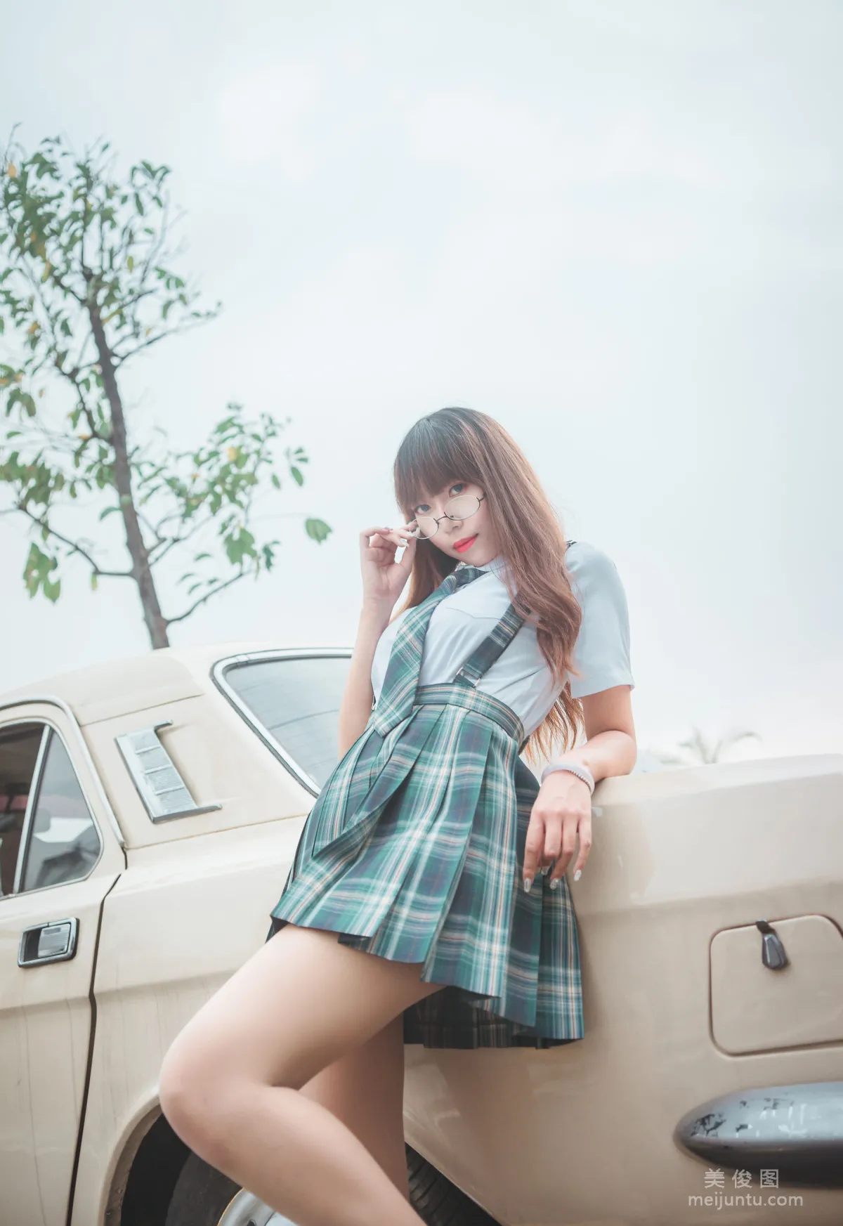 [網紅COSER] 動漫博主Money冷冷 - JK 寫真集 5