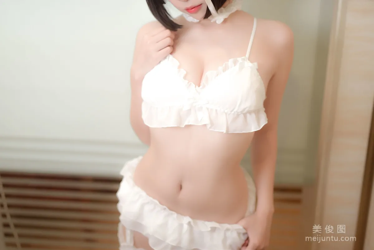 Erzuo Nisa: Web Idols photo 8