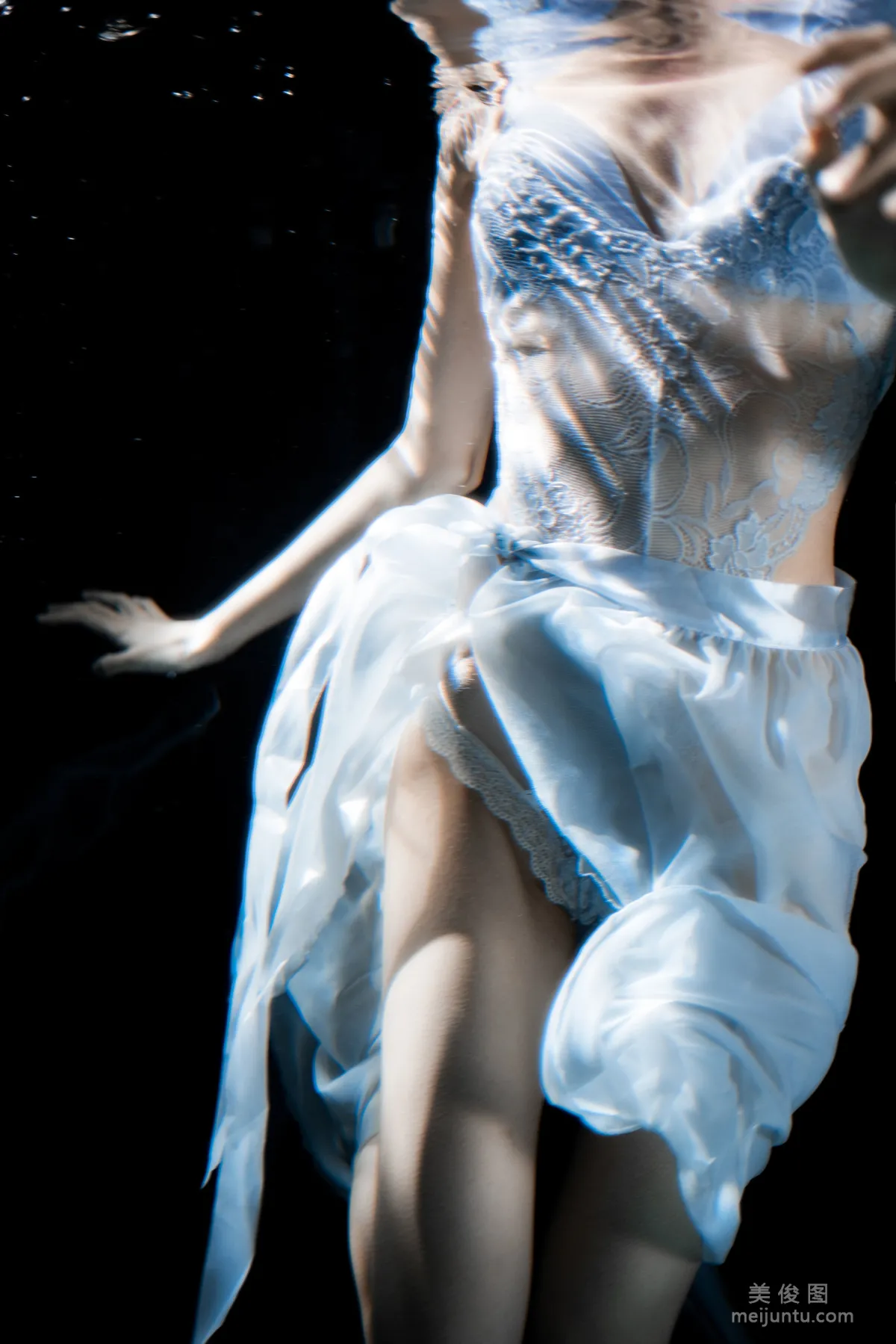 [Web Idols] Mu Mianmian OwO - Clear Underwater Photo Set photo 20