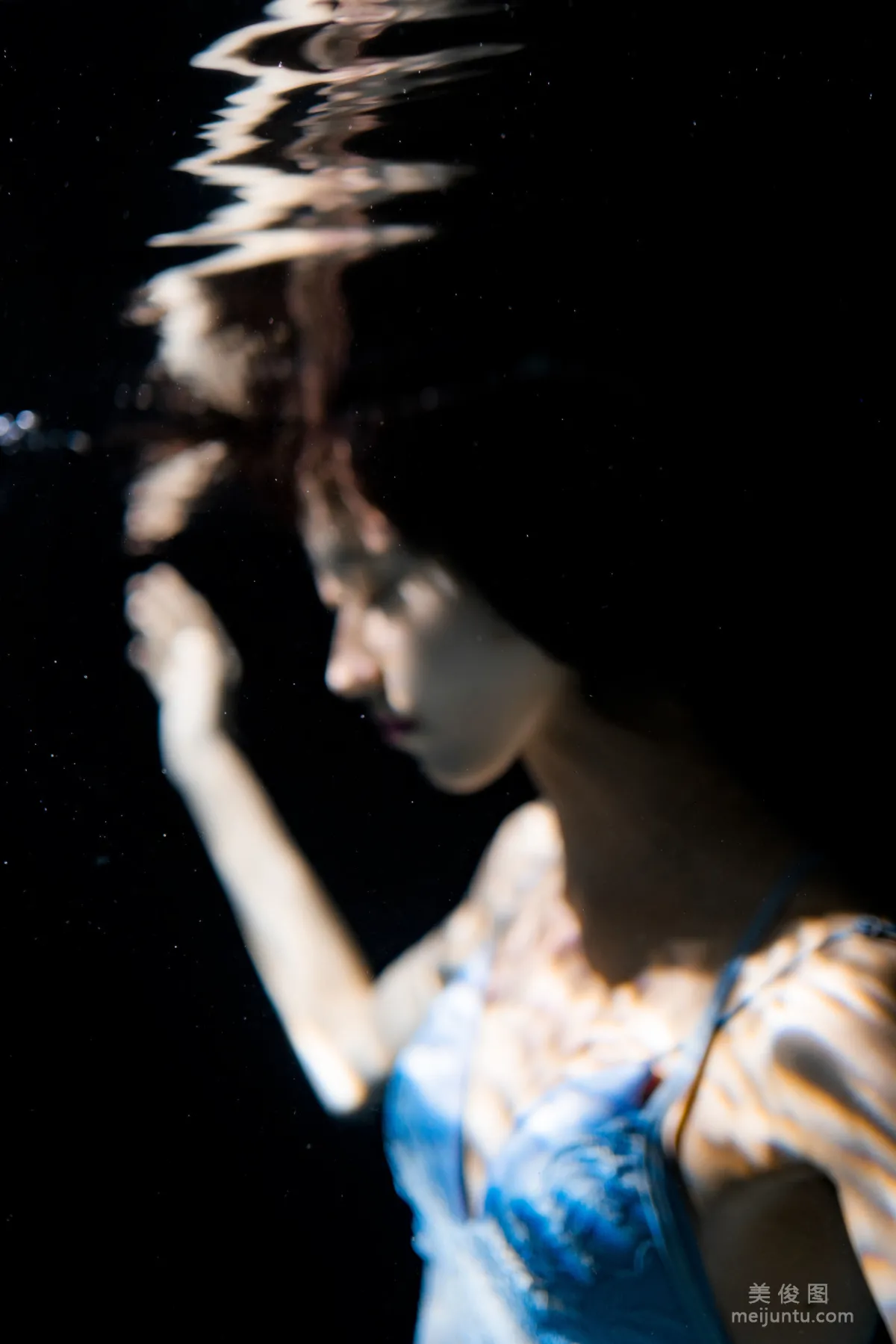 [Web Idols] Mu Mianmian OwO - Clear Underwater Photo Set photo 4