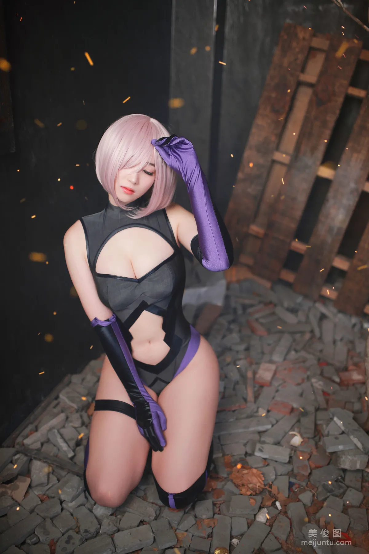 韩国妹子BamBi 《Fate_Grand Order - Mash Kyrielight (Shielder)》 写真集11