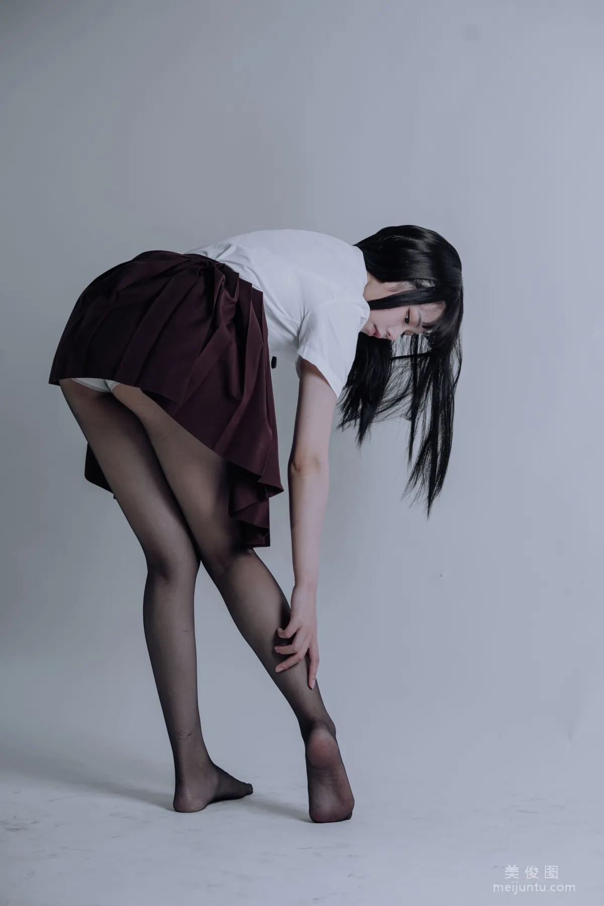 [Web Idols COSER] Qiyue Miaozi - JK Black Stockings Photo Set photo 23