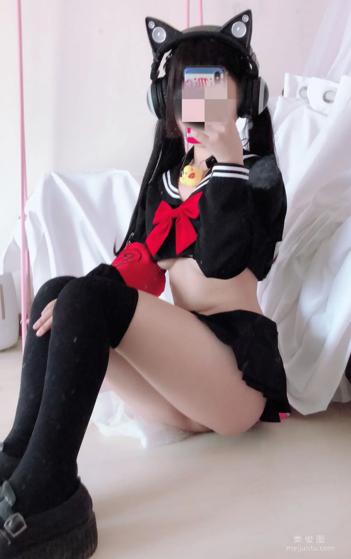 Yingjing Ningning: Web Idols photo 34