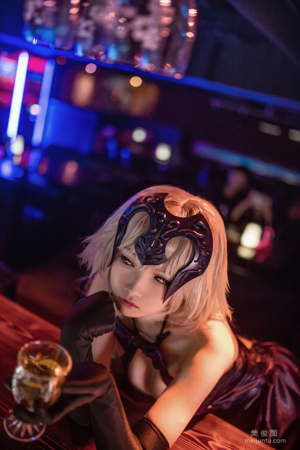[网红COSER] 肉宅 - 聖夜の晚餐 写真集6