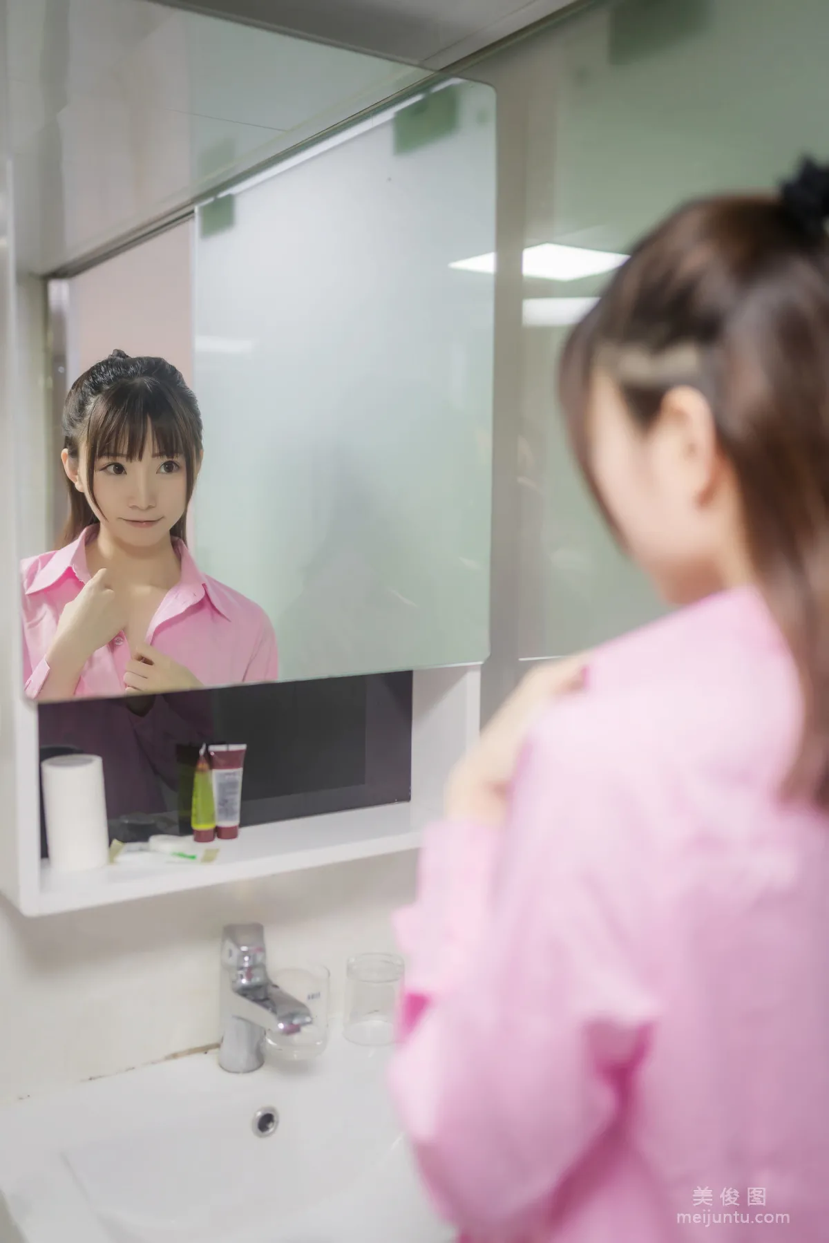 Qi Tailang: Web Idols photo 18