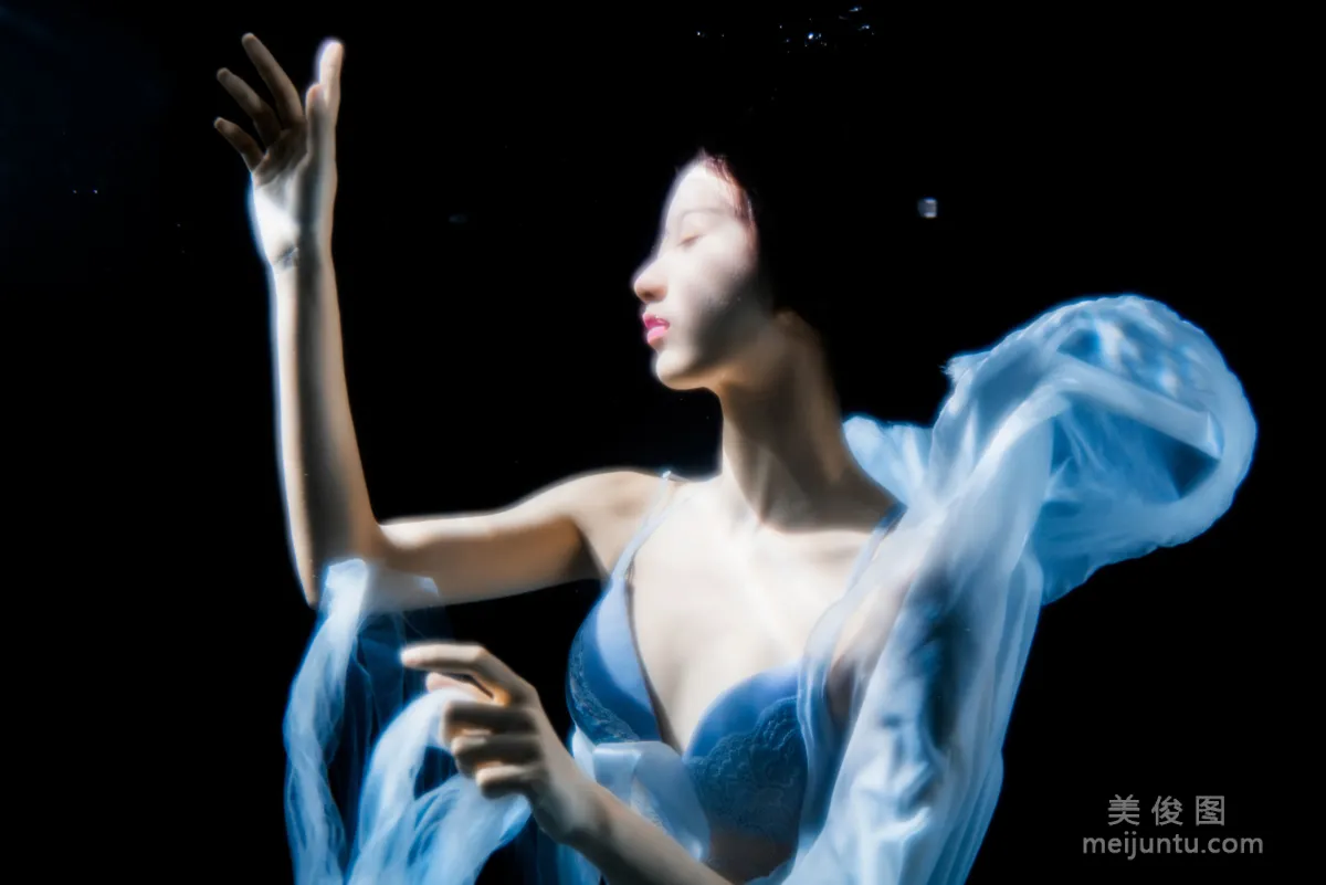 [Web Idols] Mu Mianmian OwO - Clear Underwater Photo Set photo 13